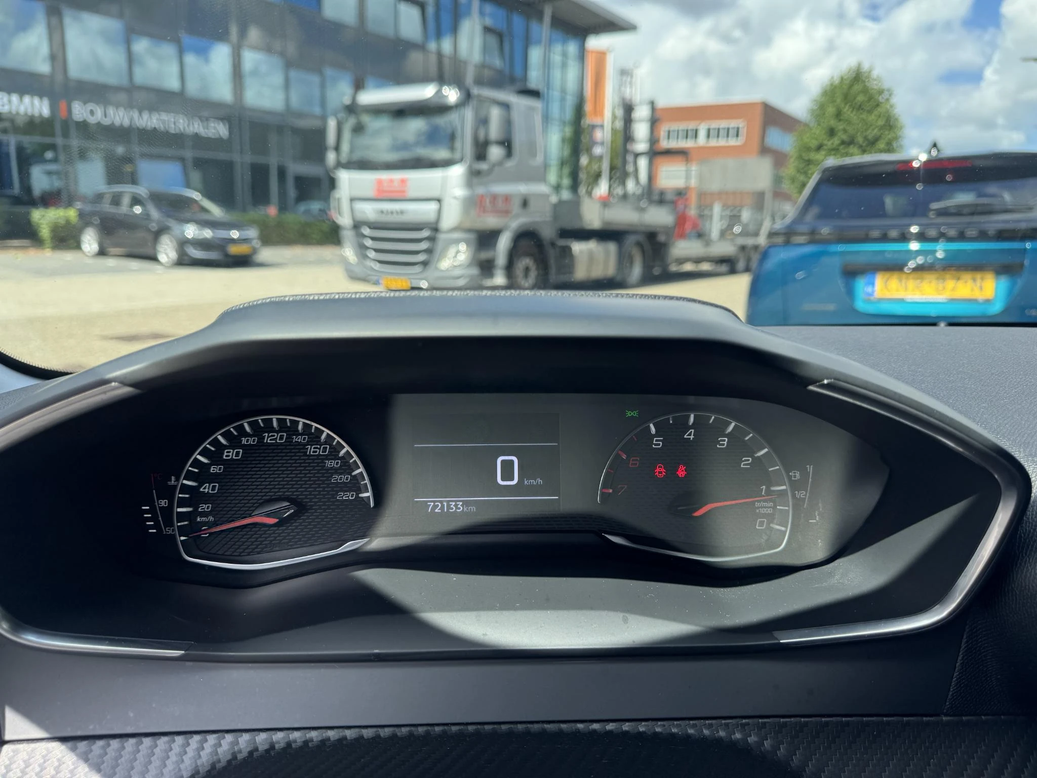 Peugeot-208-image-19