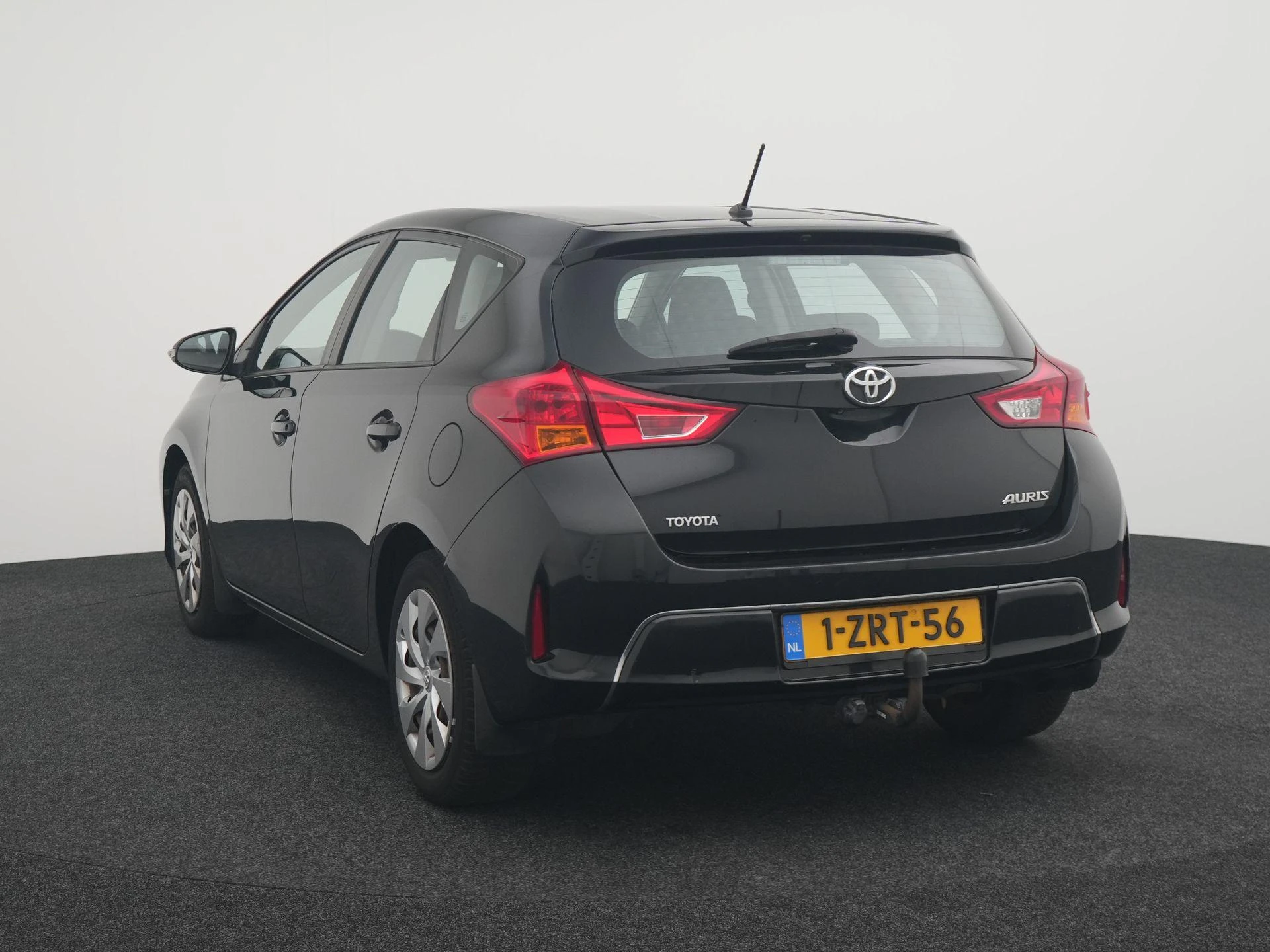 Toyota-Auris-image-1