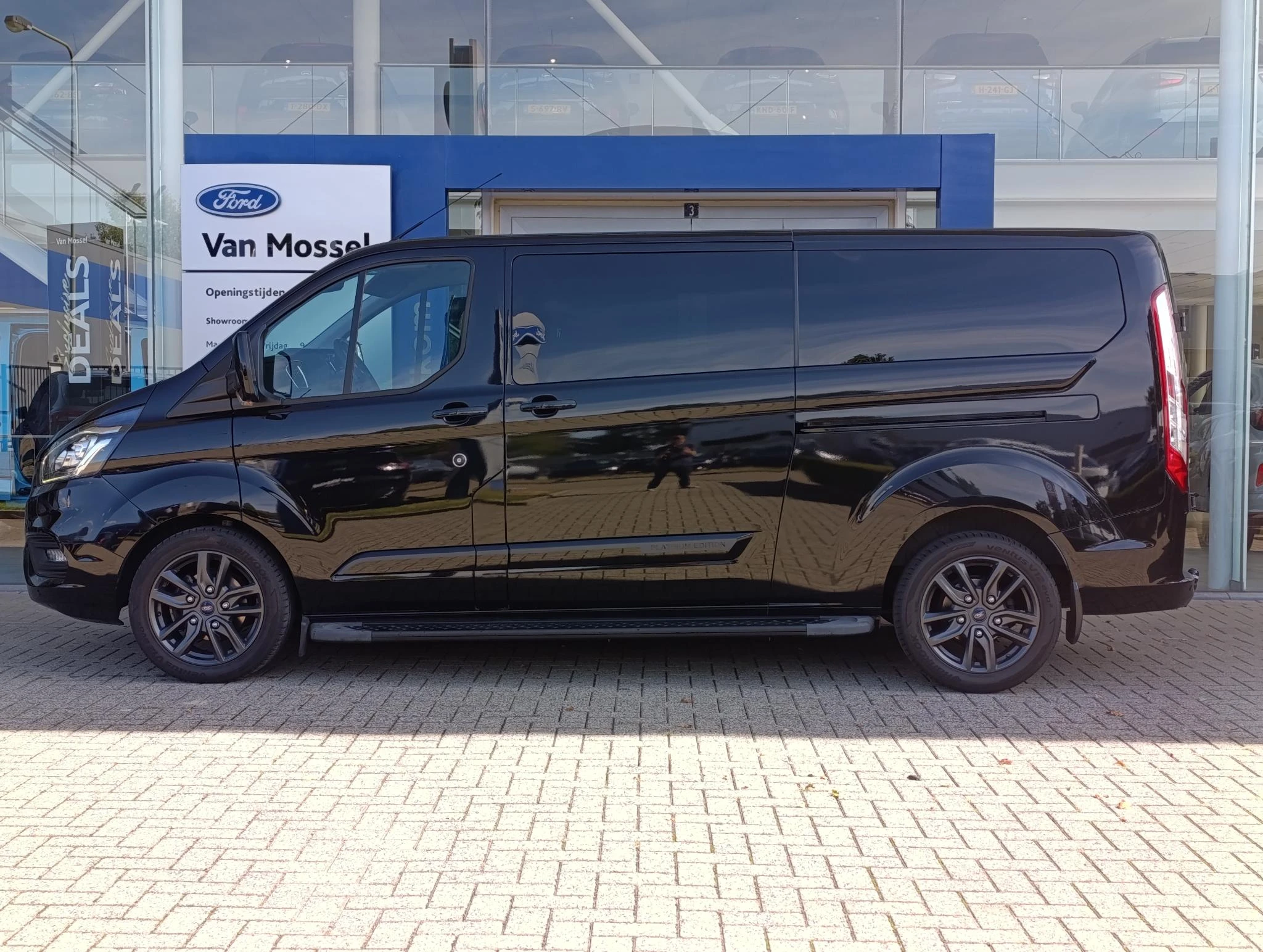 Ford-Transit Custom-image-5