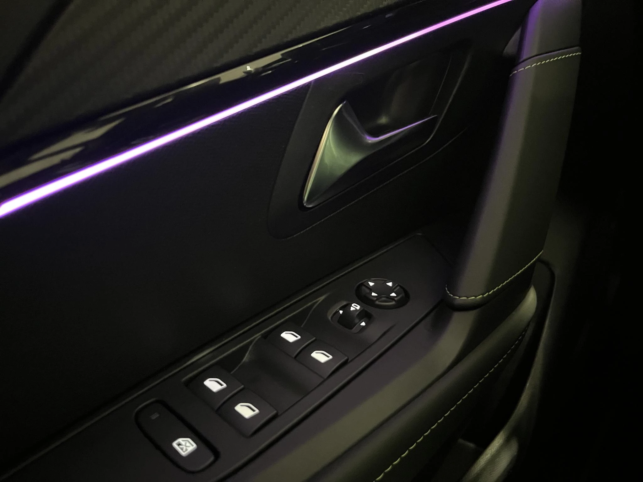 Peugeot-208-image-12