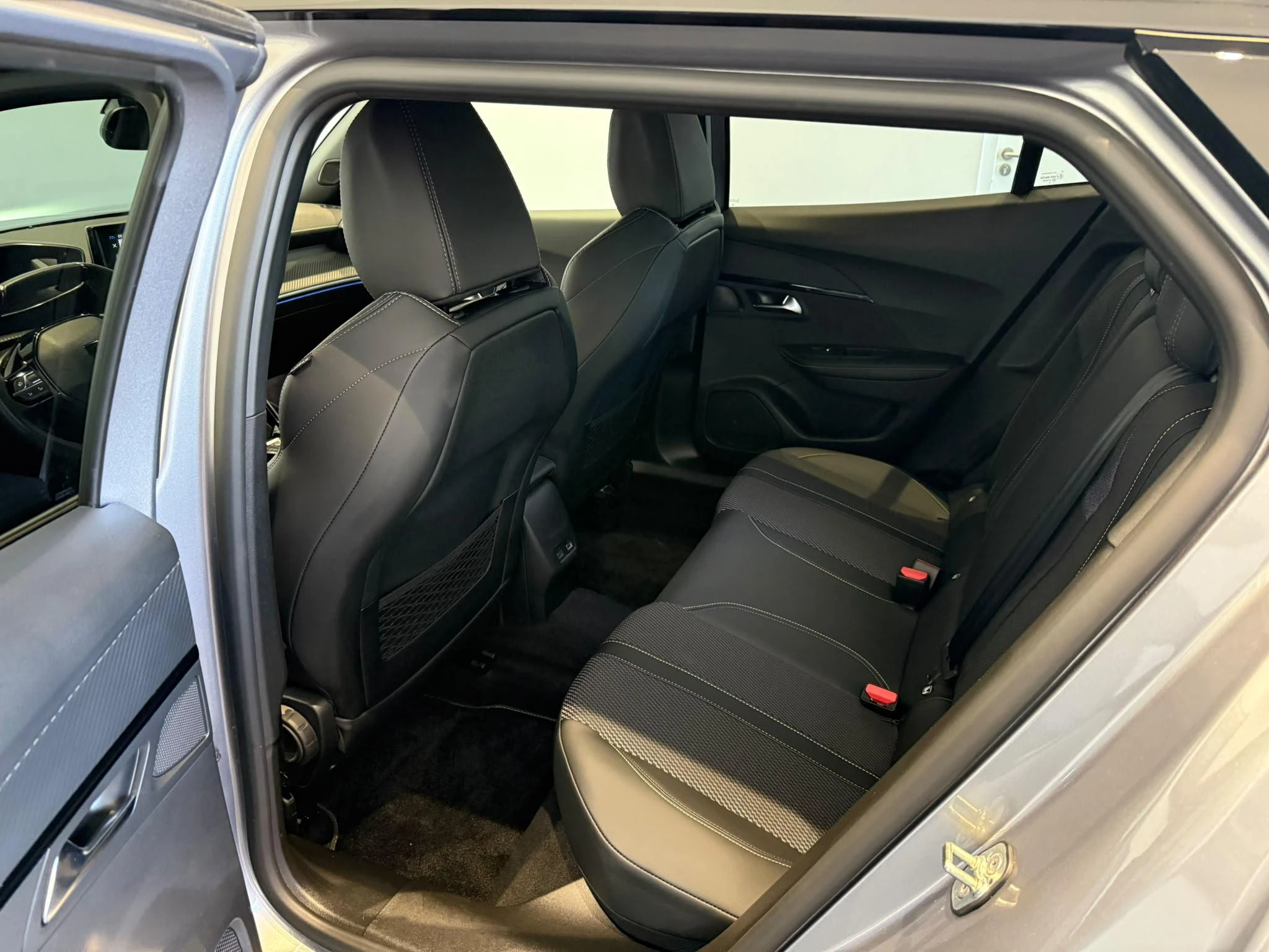 Peugeot 2008 1.2 Hybrid 136 GT