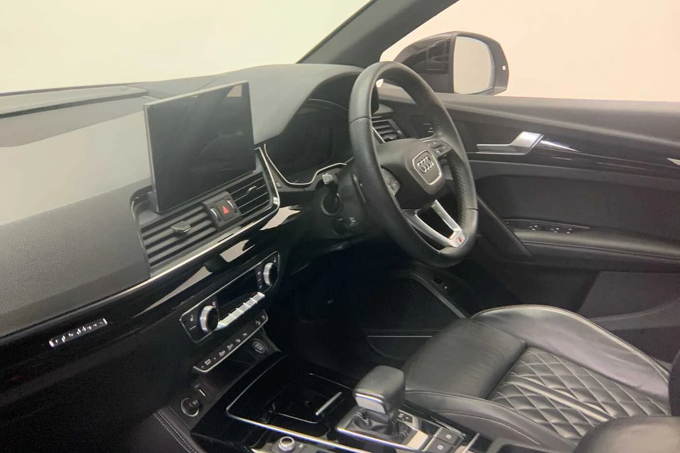 Audi-Q5-image-1