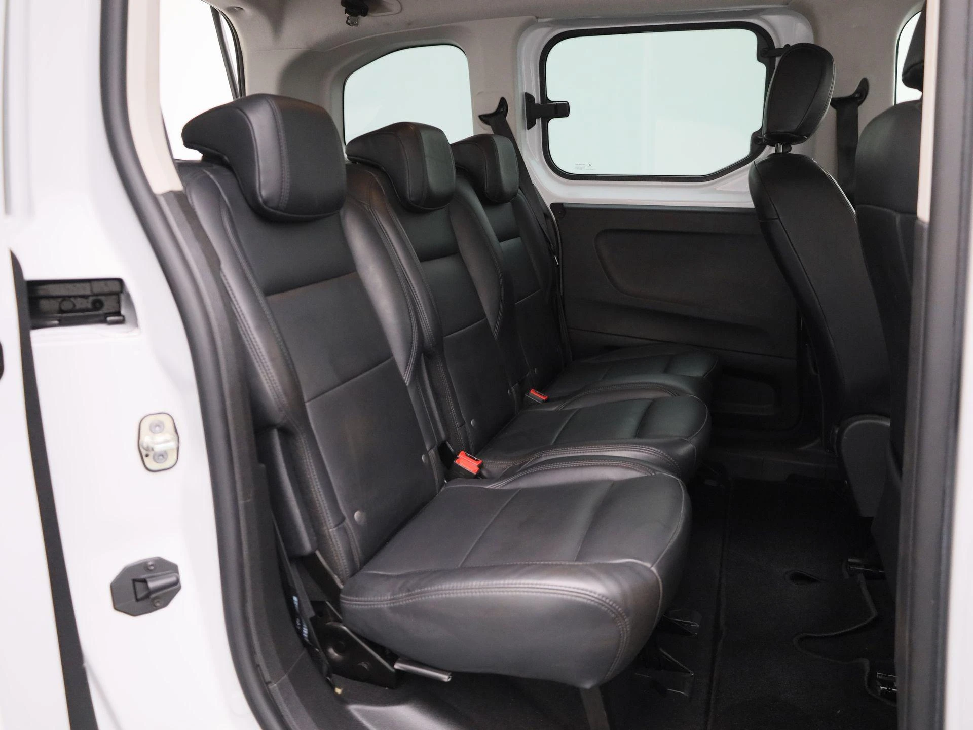 Opel-Combo Life-image-13