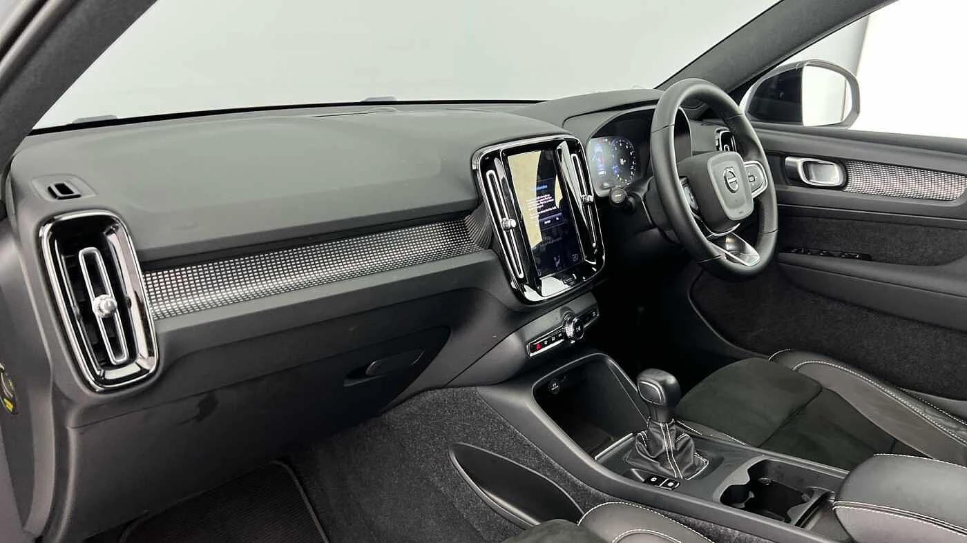 Volvo-XC40-image-3
