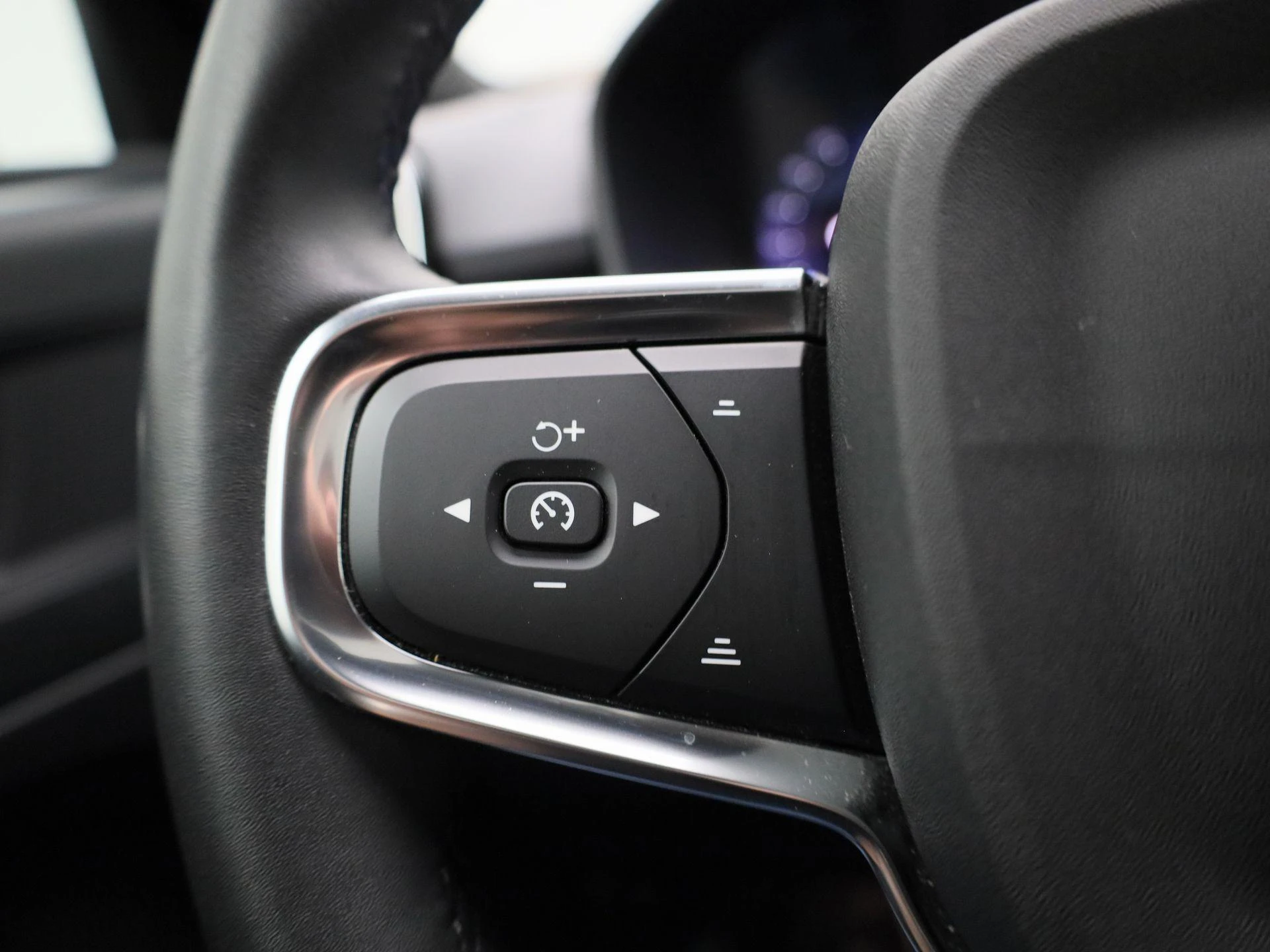 Volvo-C40-image-20