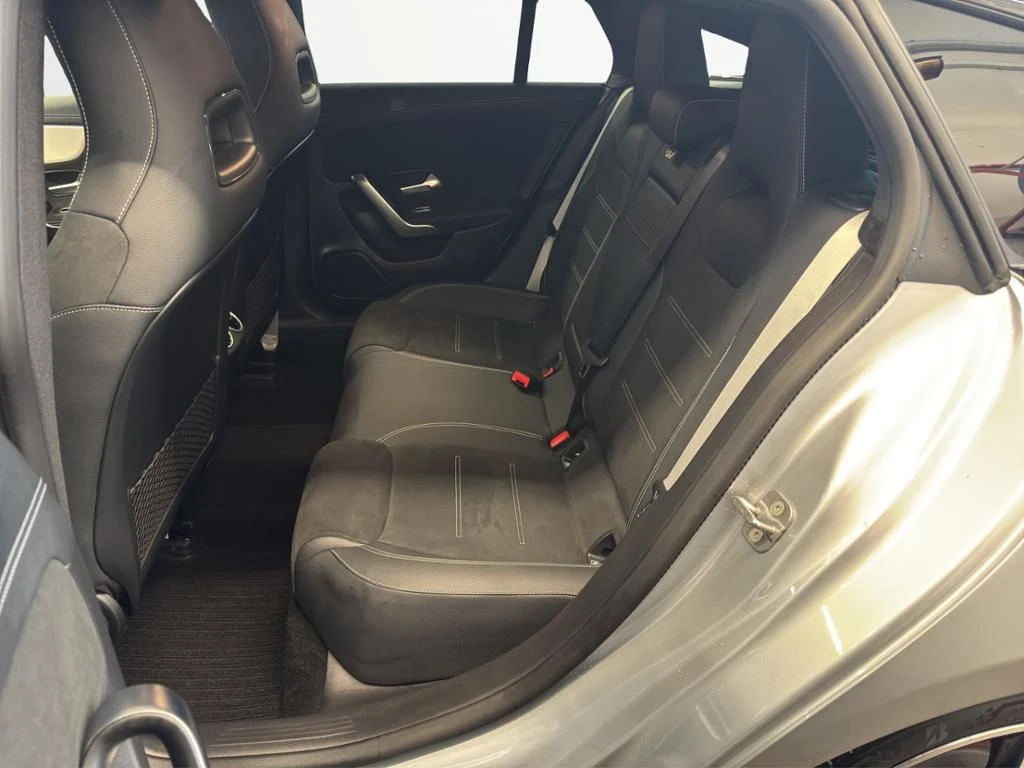 Mercedes-Benz-CLA 200 d-image-19