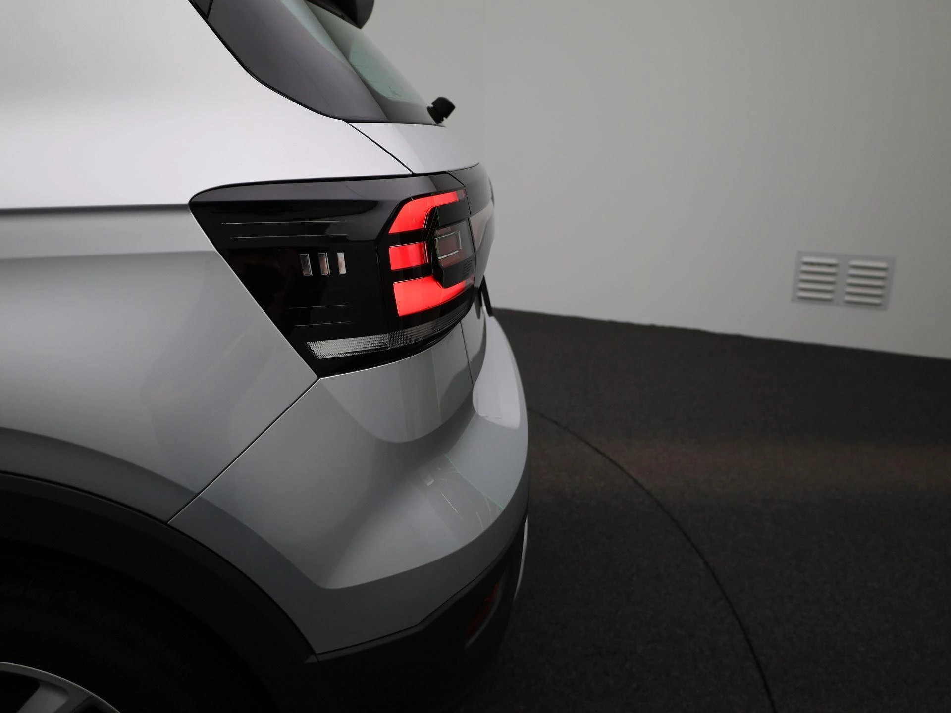 Volkswagen-T-Cross-image-33