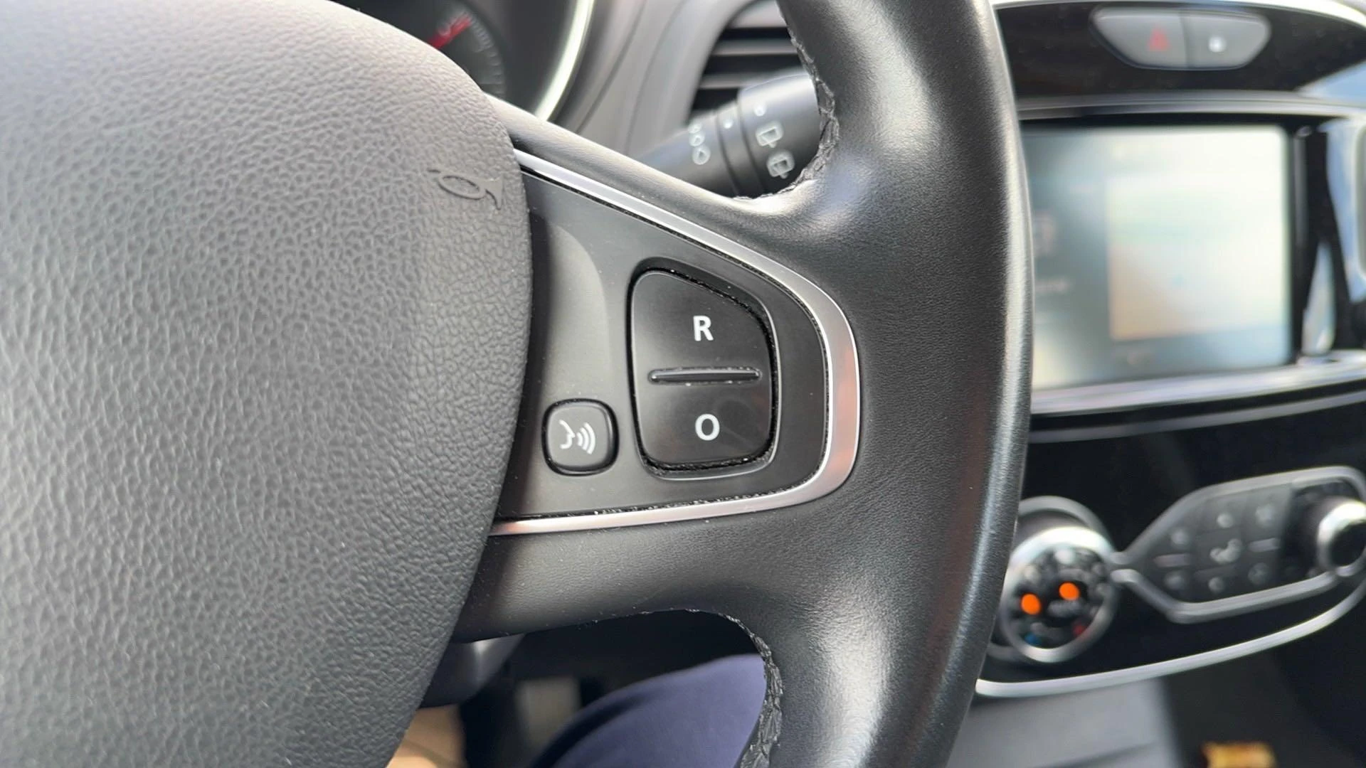 Renault-Captur-image-12