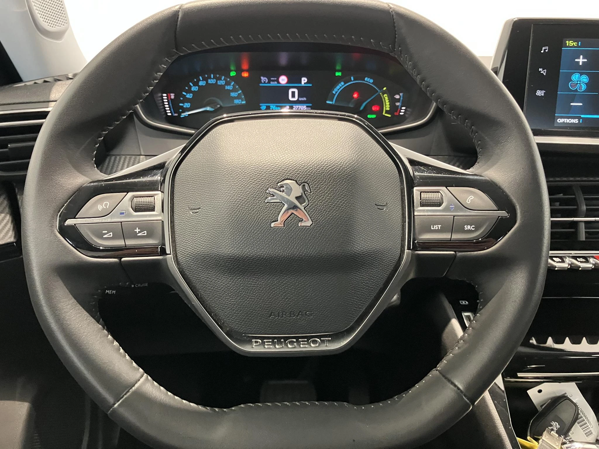 Peugeot-e-2008-image-15