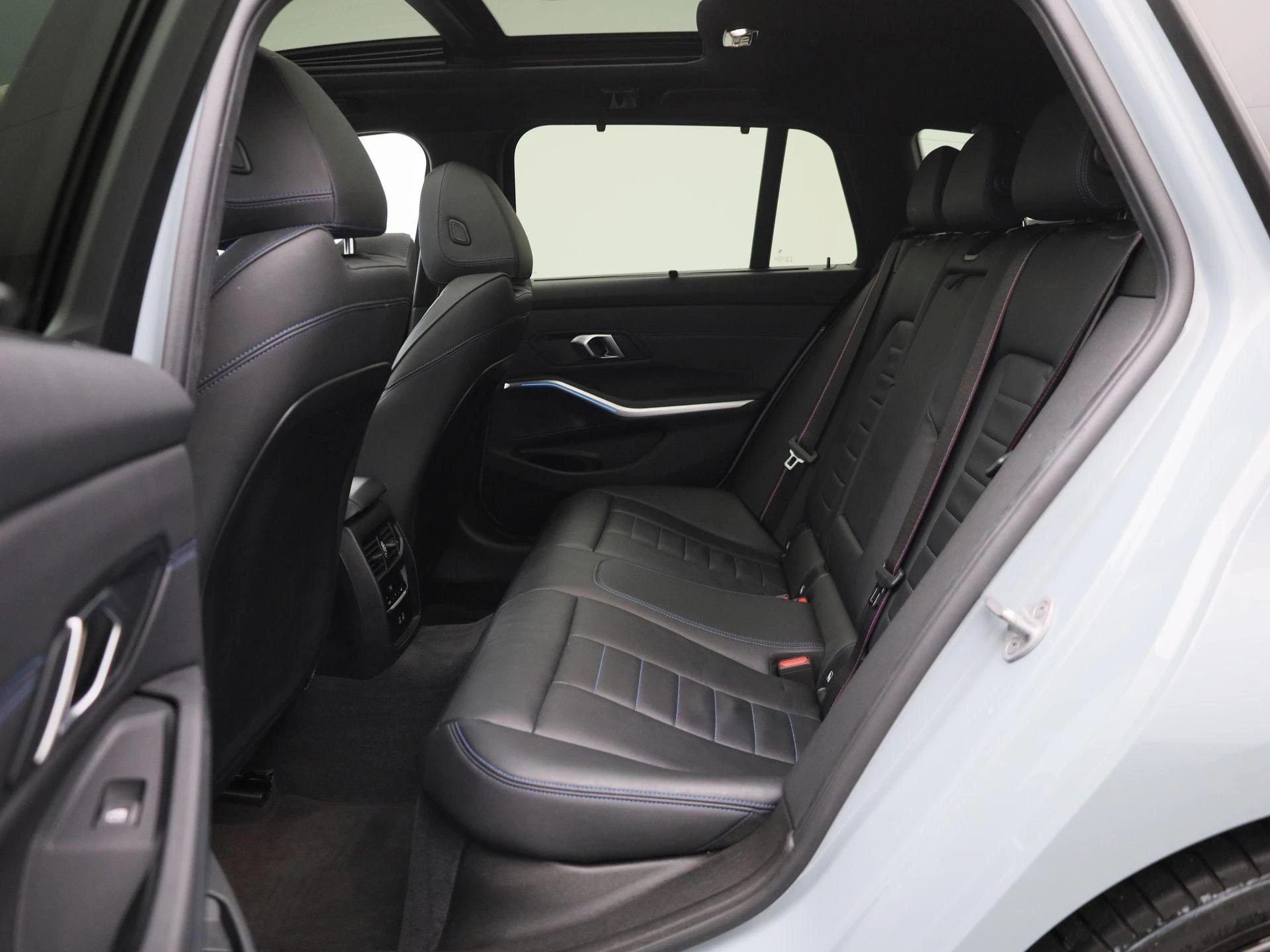 BMW-3 Serie-image-11