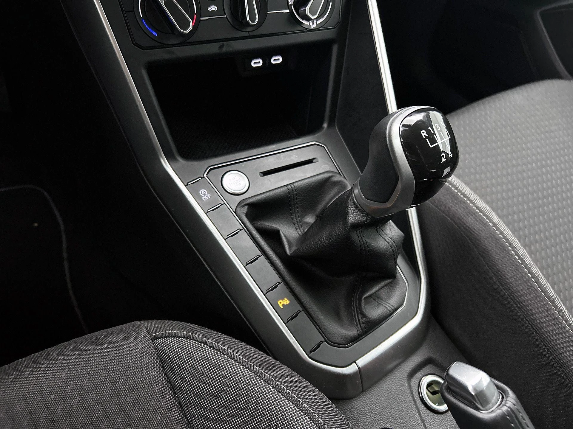 Volkswagen-Taigo-image-24