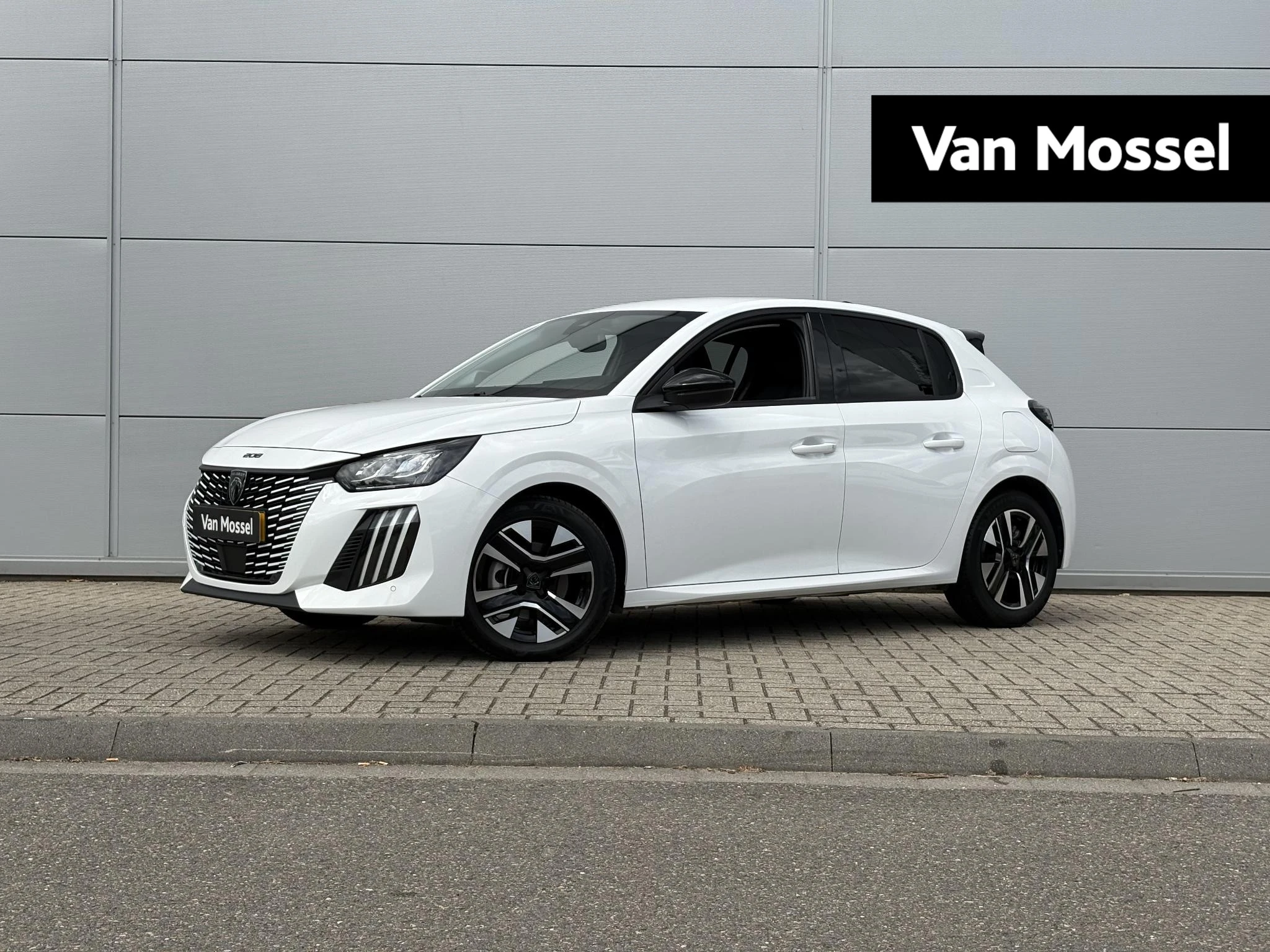 Peugeot-208-image-0