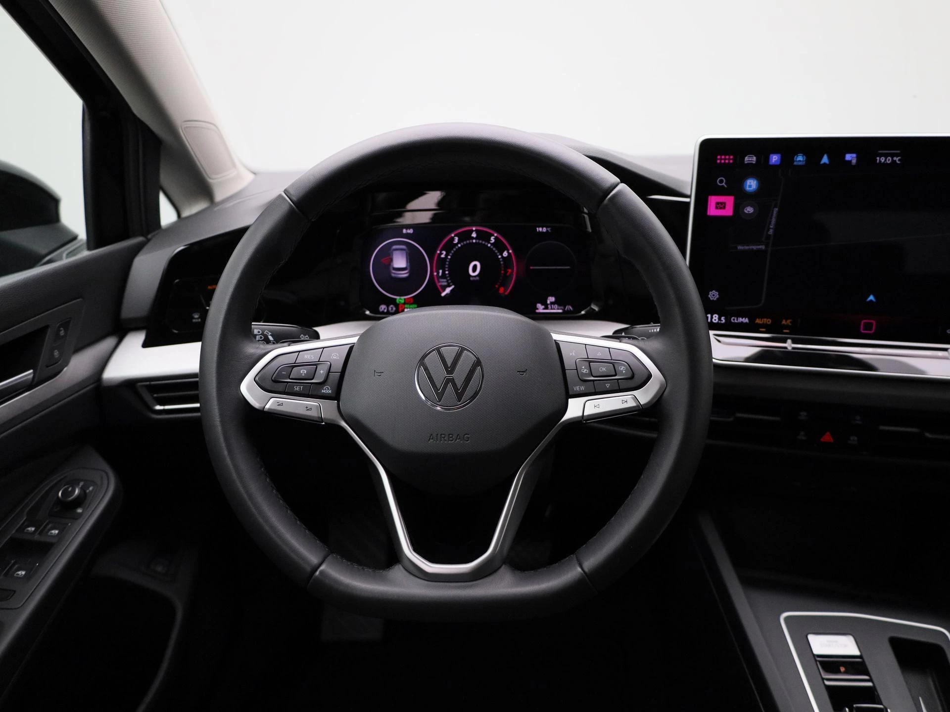 Volkswagen-Golf-image-6