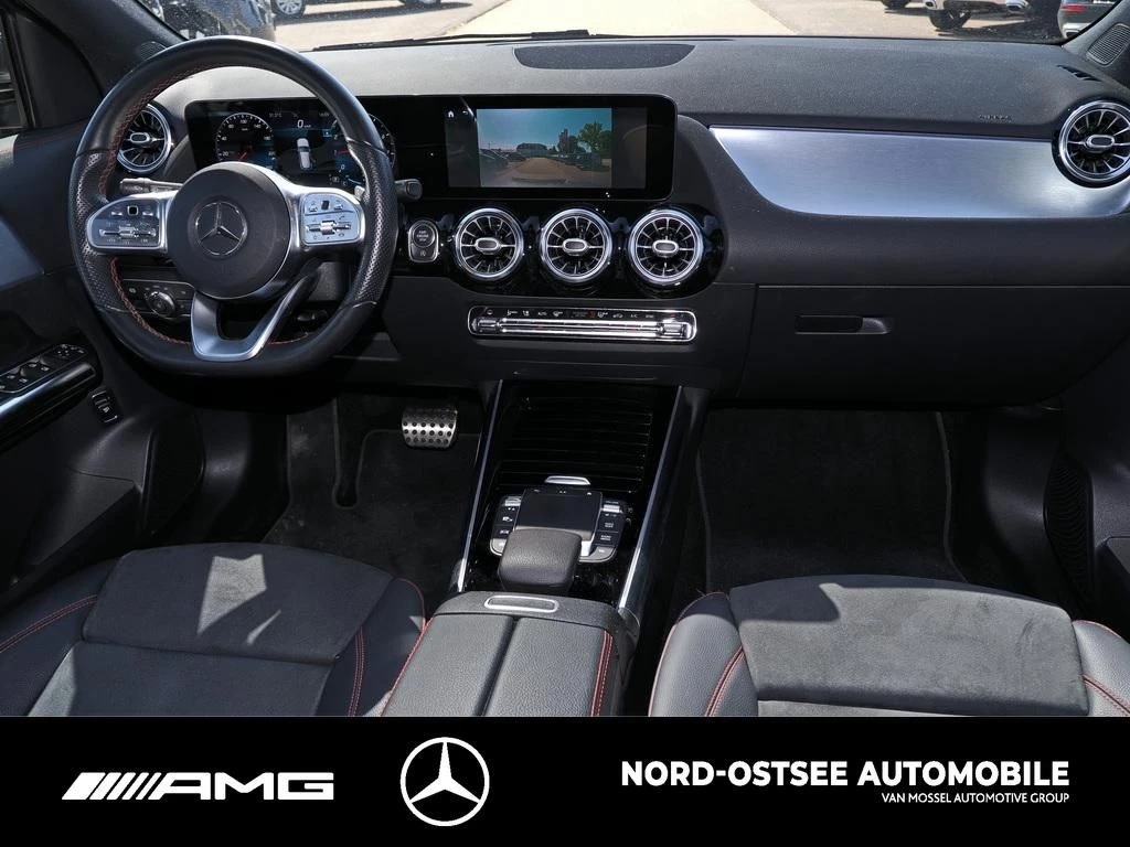 Mercedes-Benz GLA 200 AMG NIGHT AHK PANO PARKPAKET NAVI SITZH AMG Line