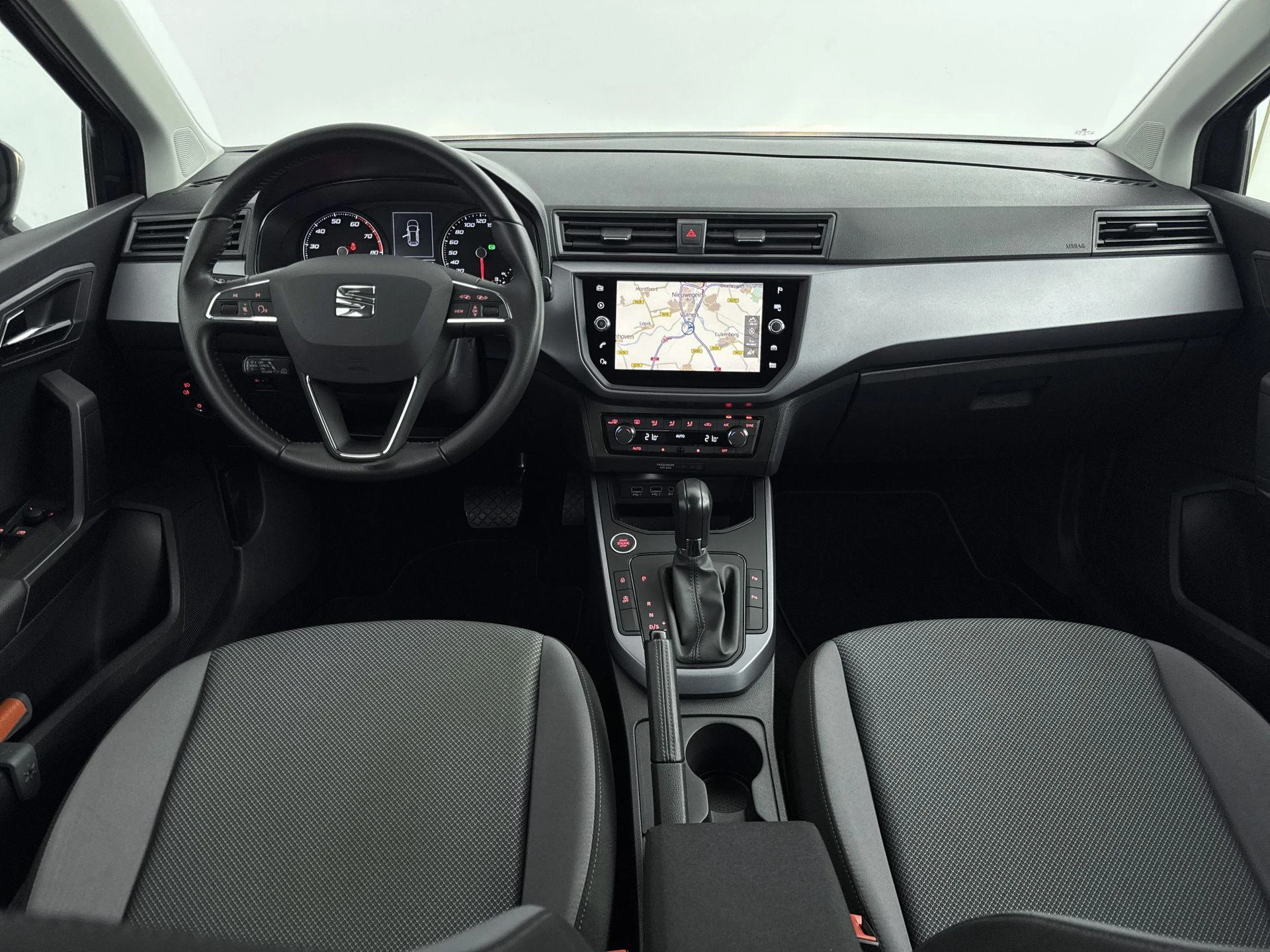 SEAT-Arona-image-17