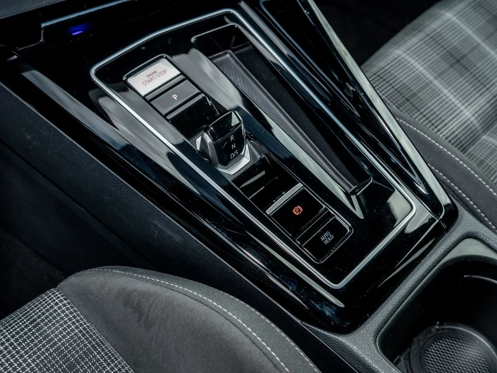 Volkswagen-Golf-image-11