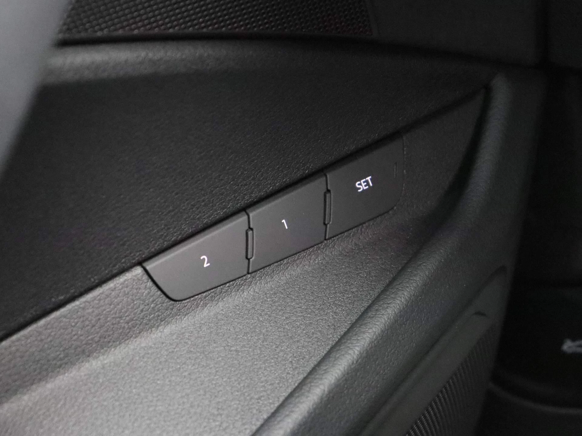 Audi-Q8 e-tron-image-25