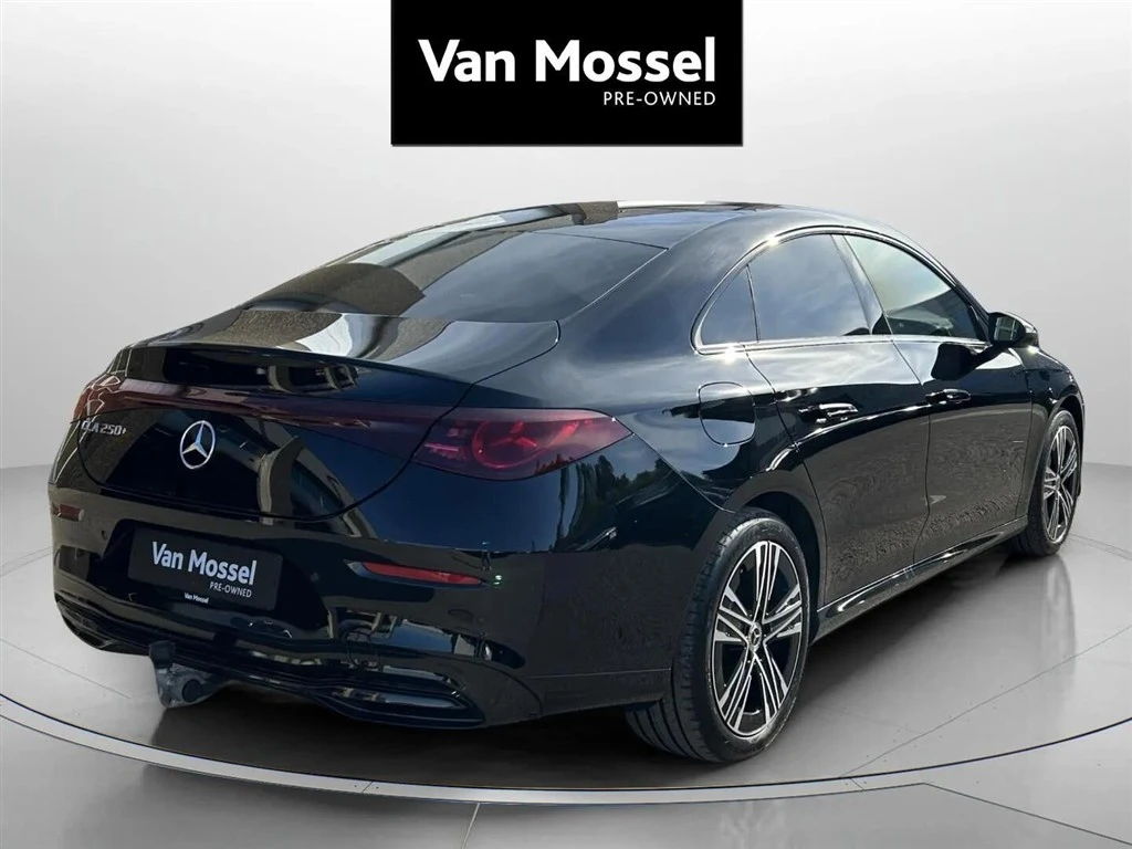 Mercedes-Benz-CLA-image-4