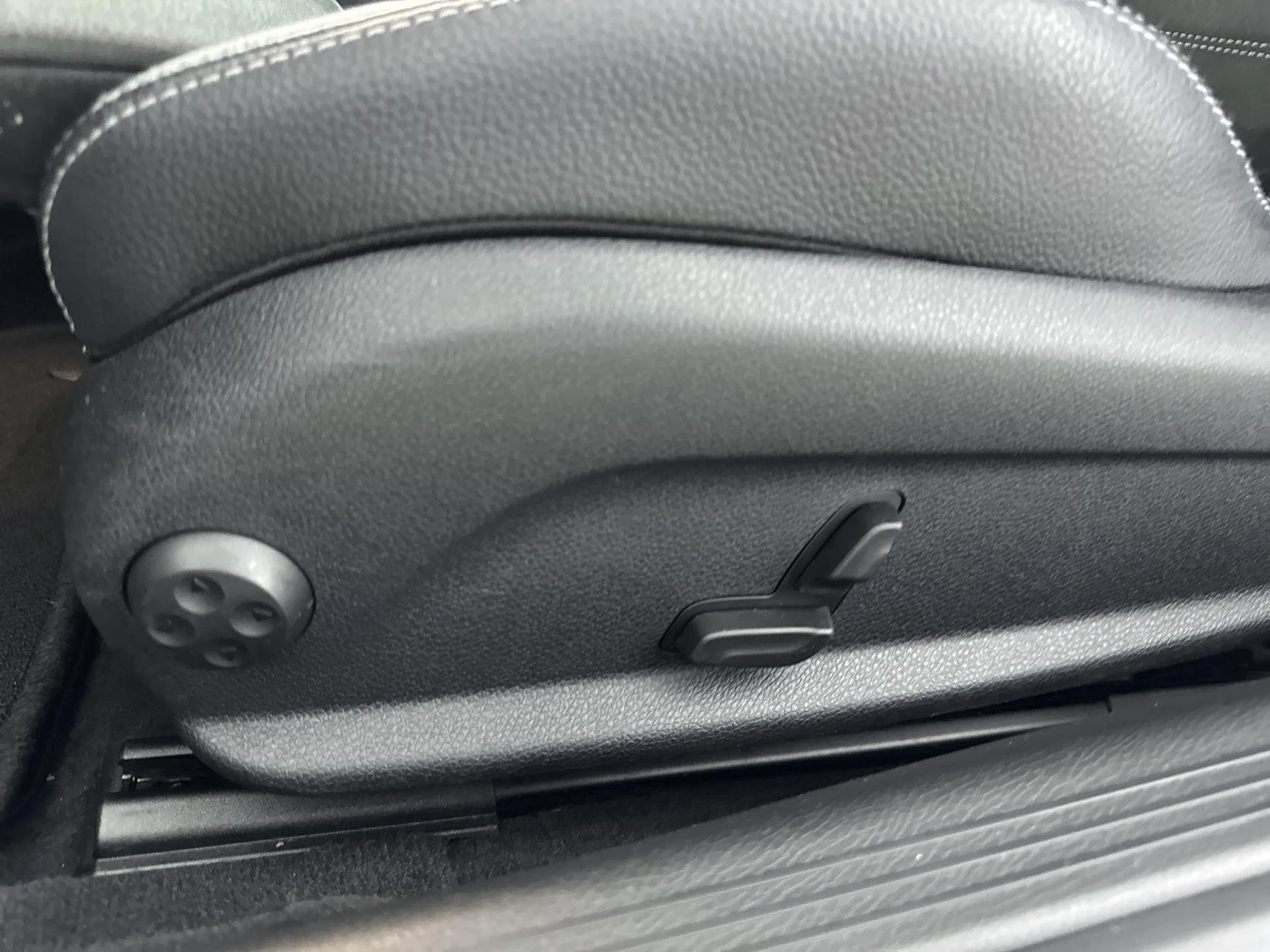 Mercedes-Benz-C-Klasse-image-16