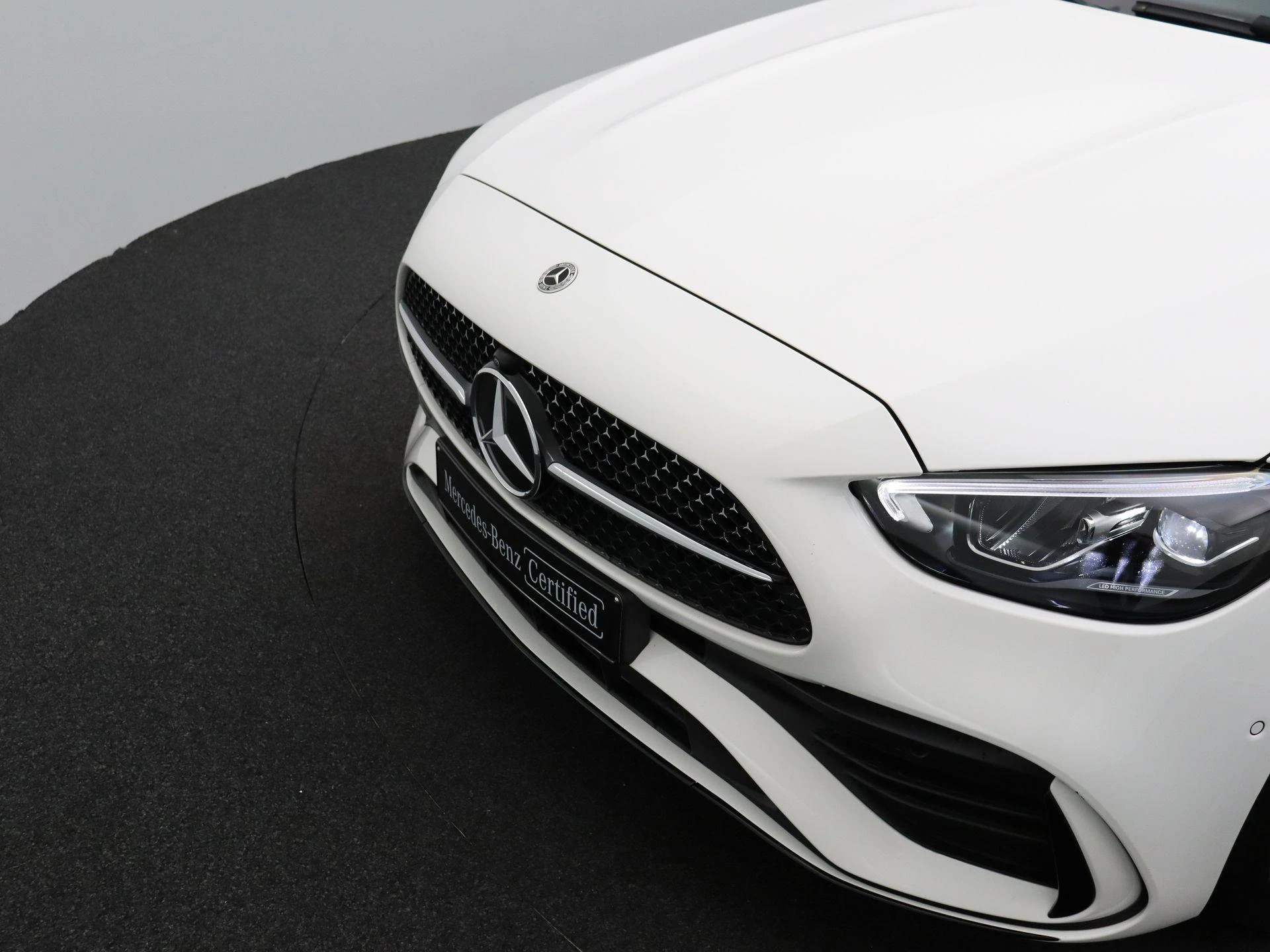 Mercedes-Benz-C-Klasse-image-33