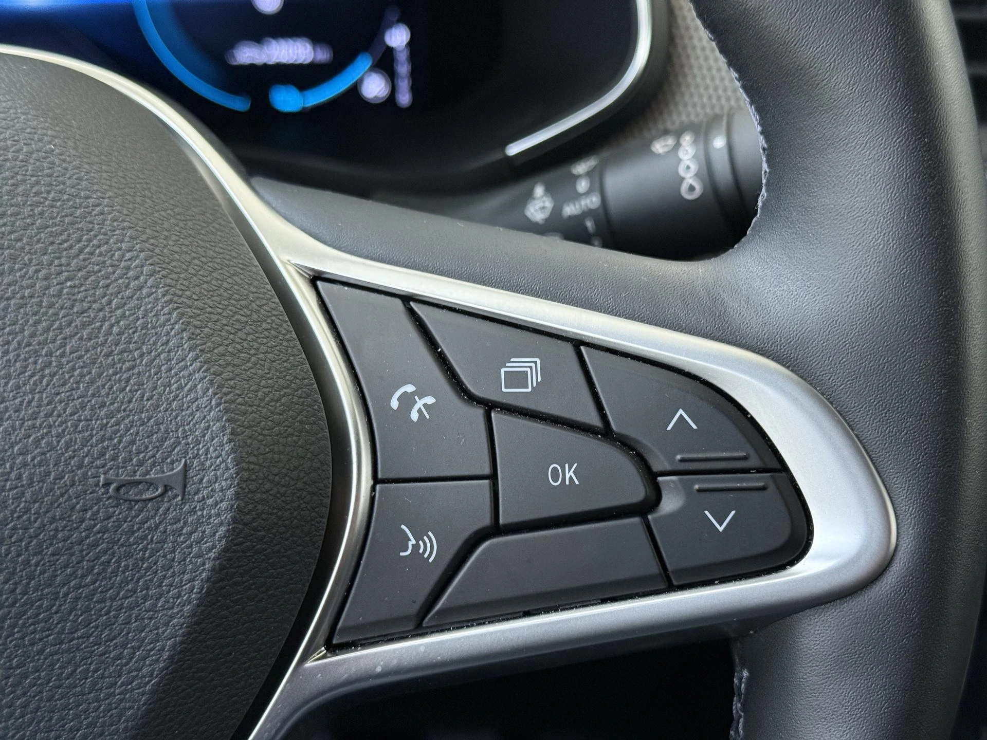 Renault-Arkana-image-12