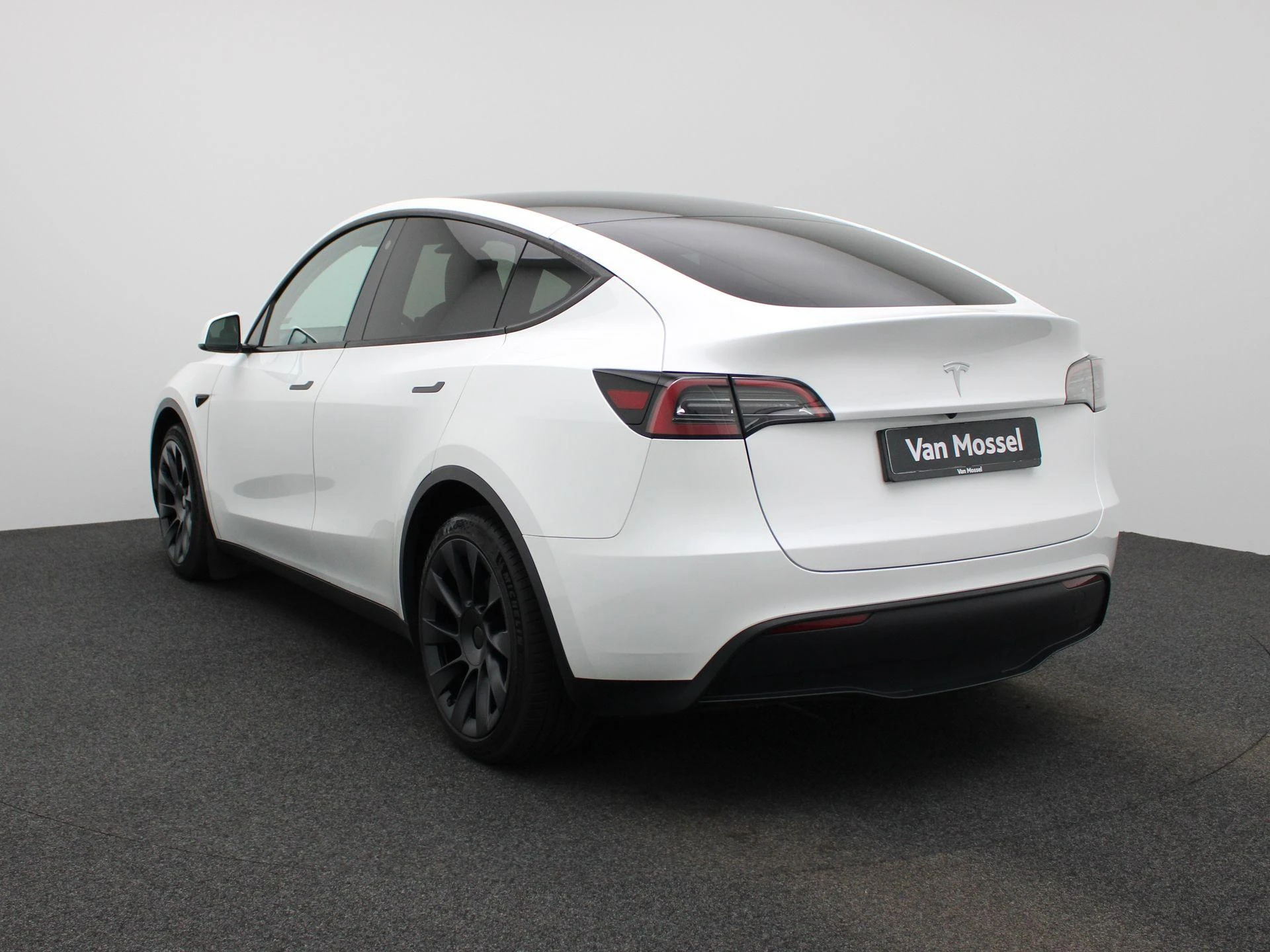 Tesla-Model Y-image-1