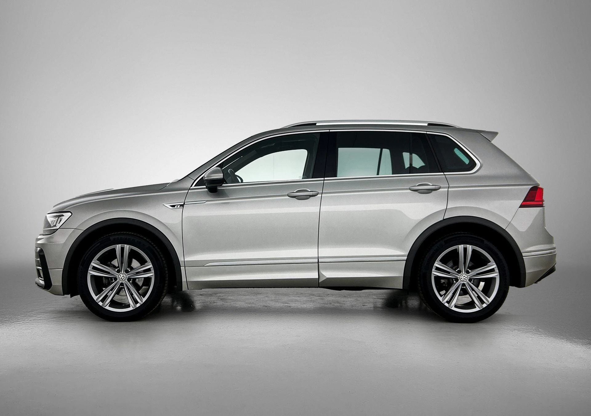 Volkswagen-Tiguan-image-1