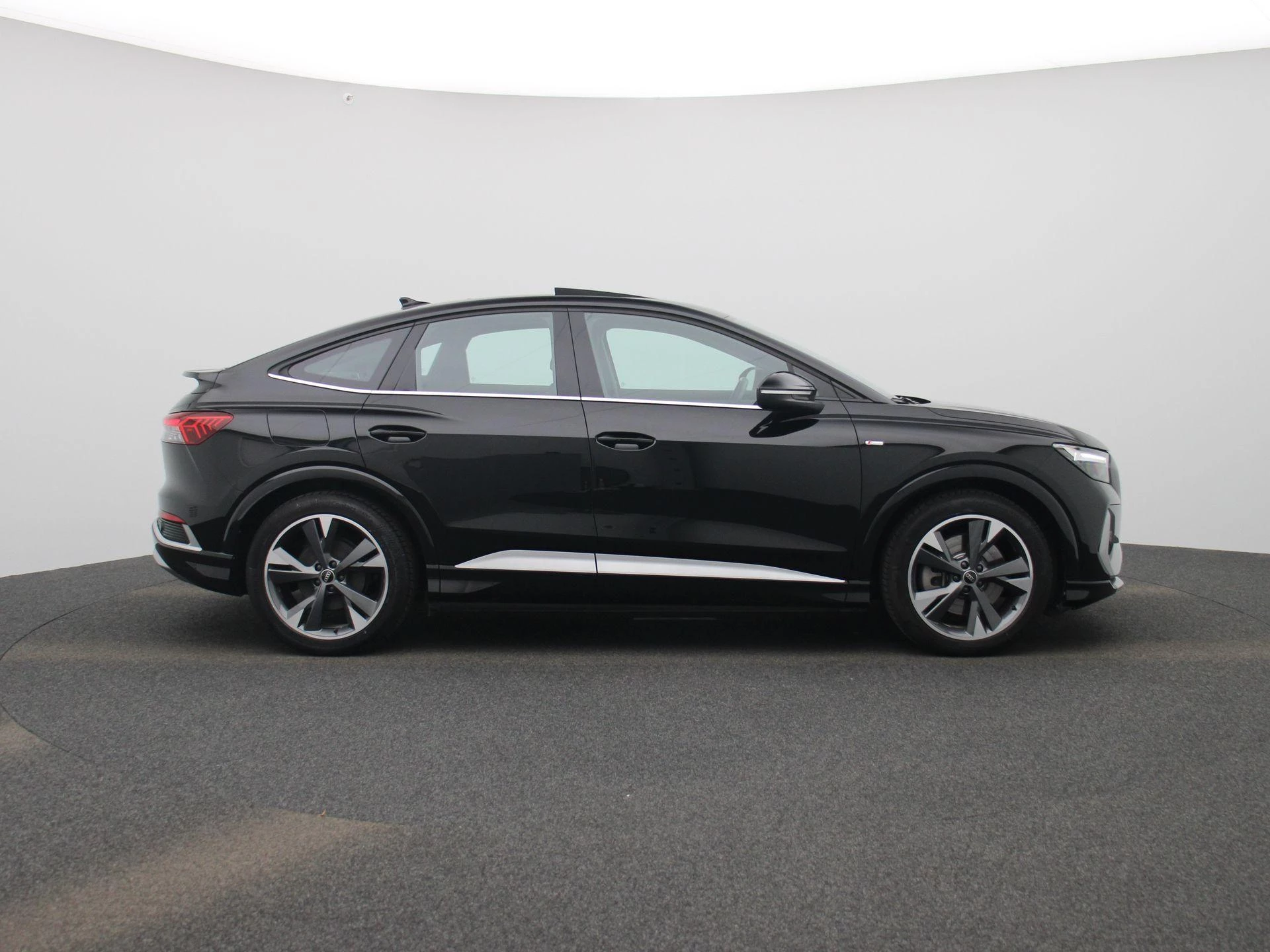 Audi-Q4 Sportback e-tron-image-5
