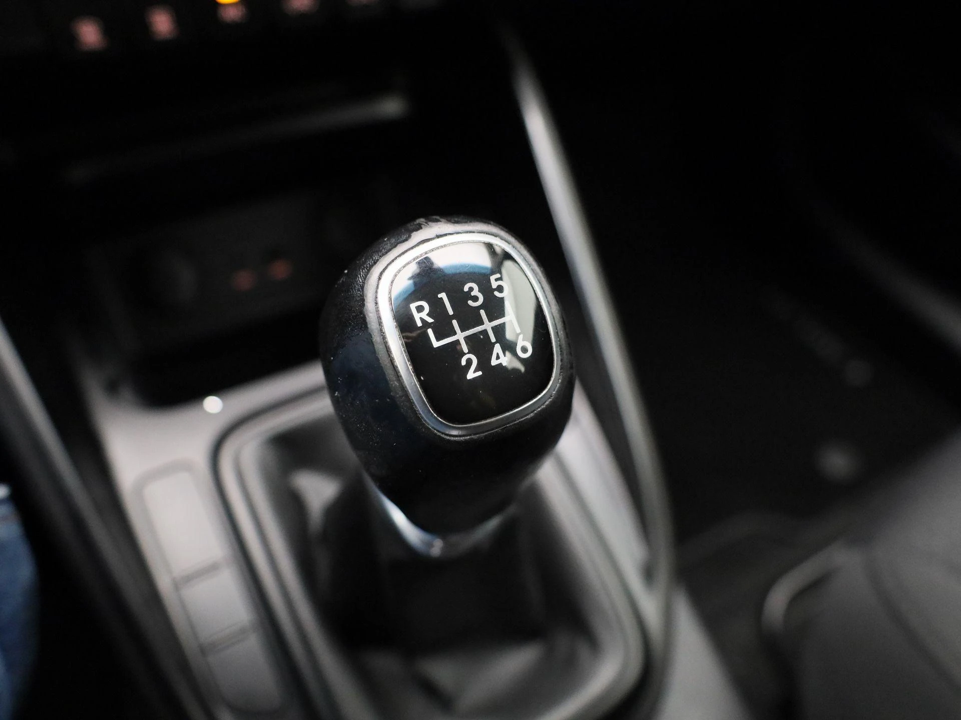 Kia-Carens-image-29