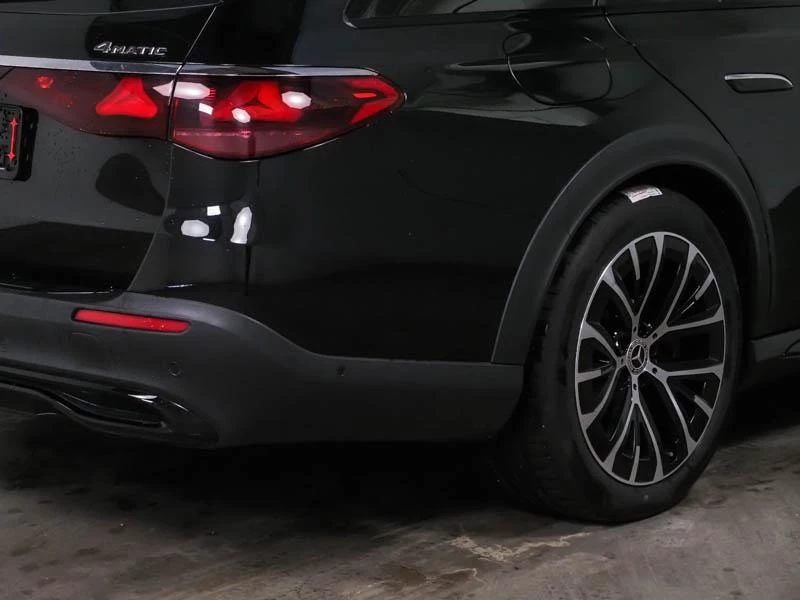 Mercedes-Benz-E-Klasse-image-9