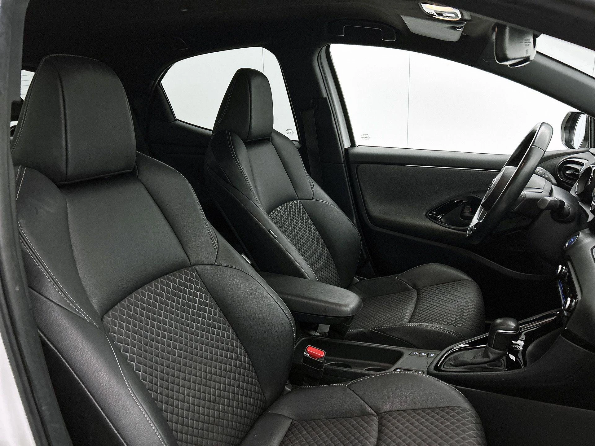 Toyota-Yaris-image-32