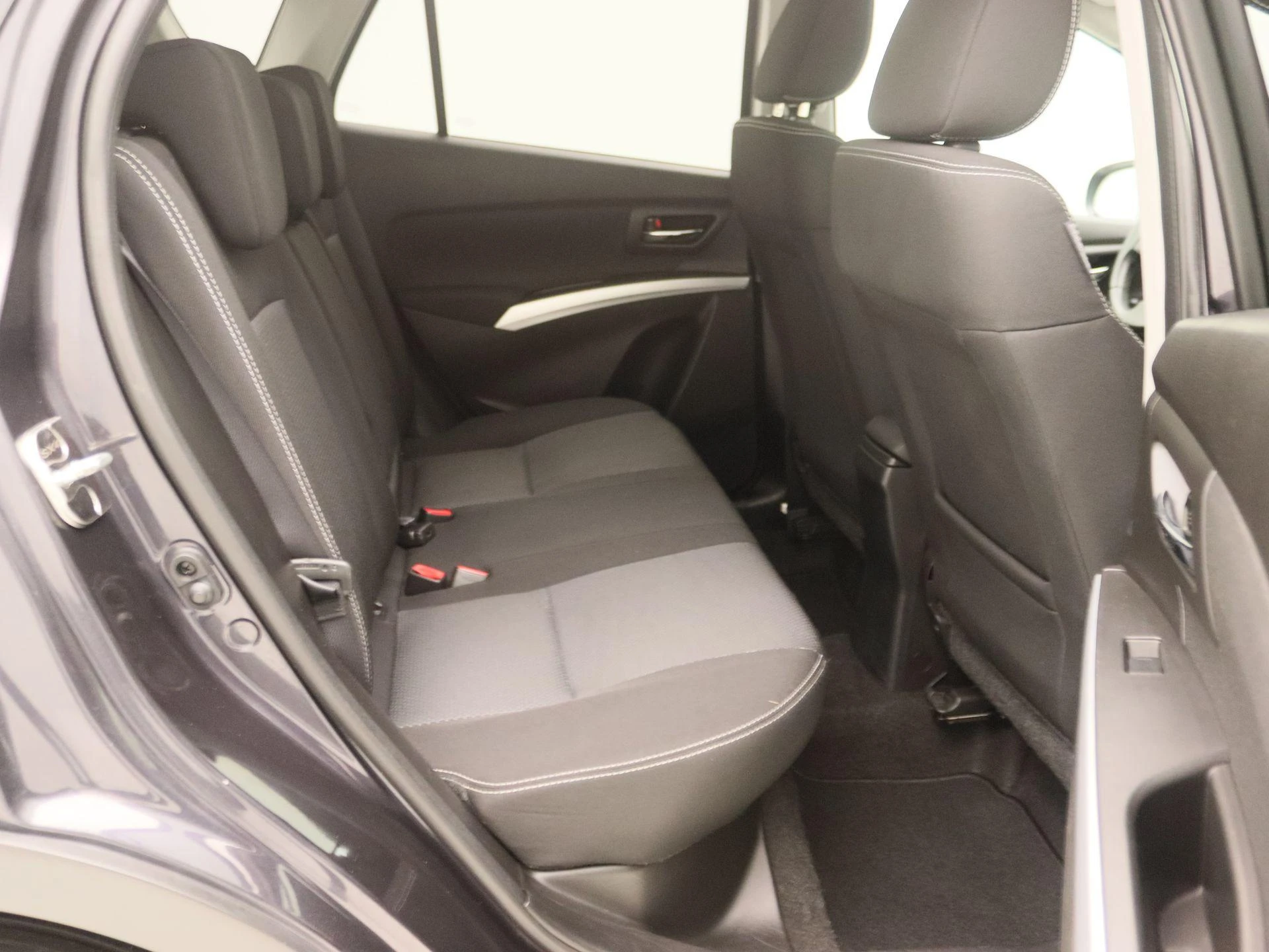Suzuki-S-Cross-image-25