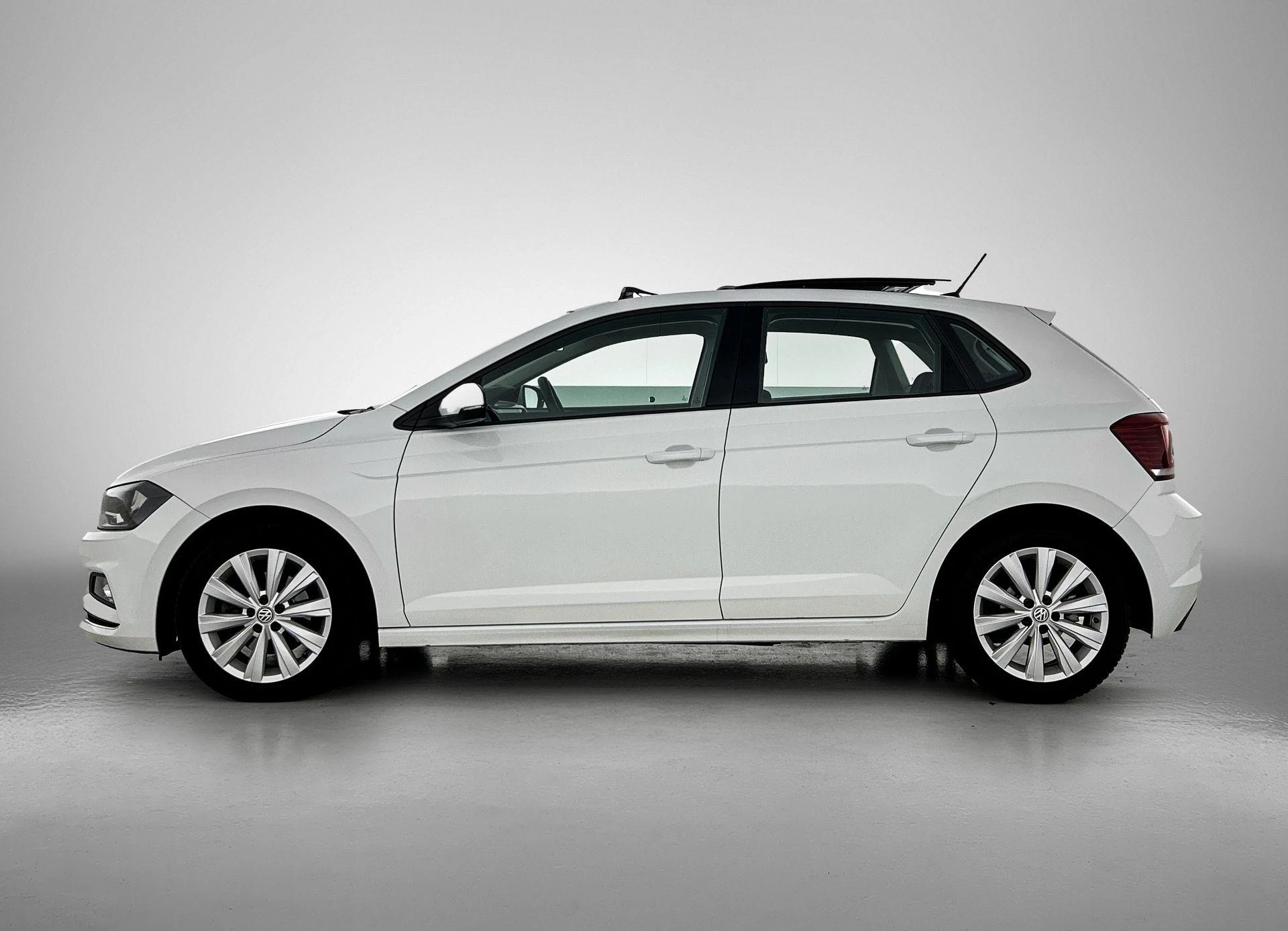 Volkswagen-Polo-image-1