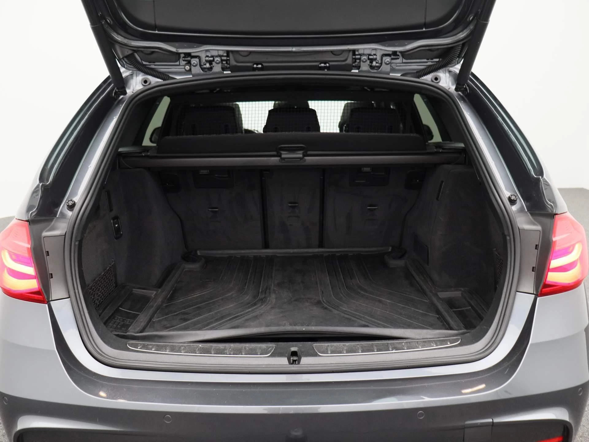 BMW-3 Serie-image-13