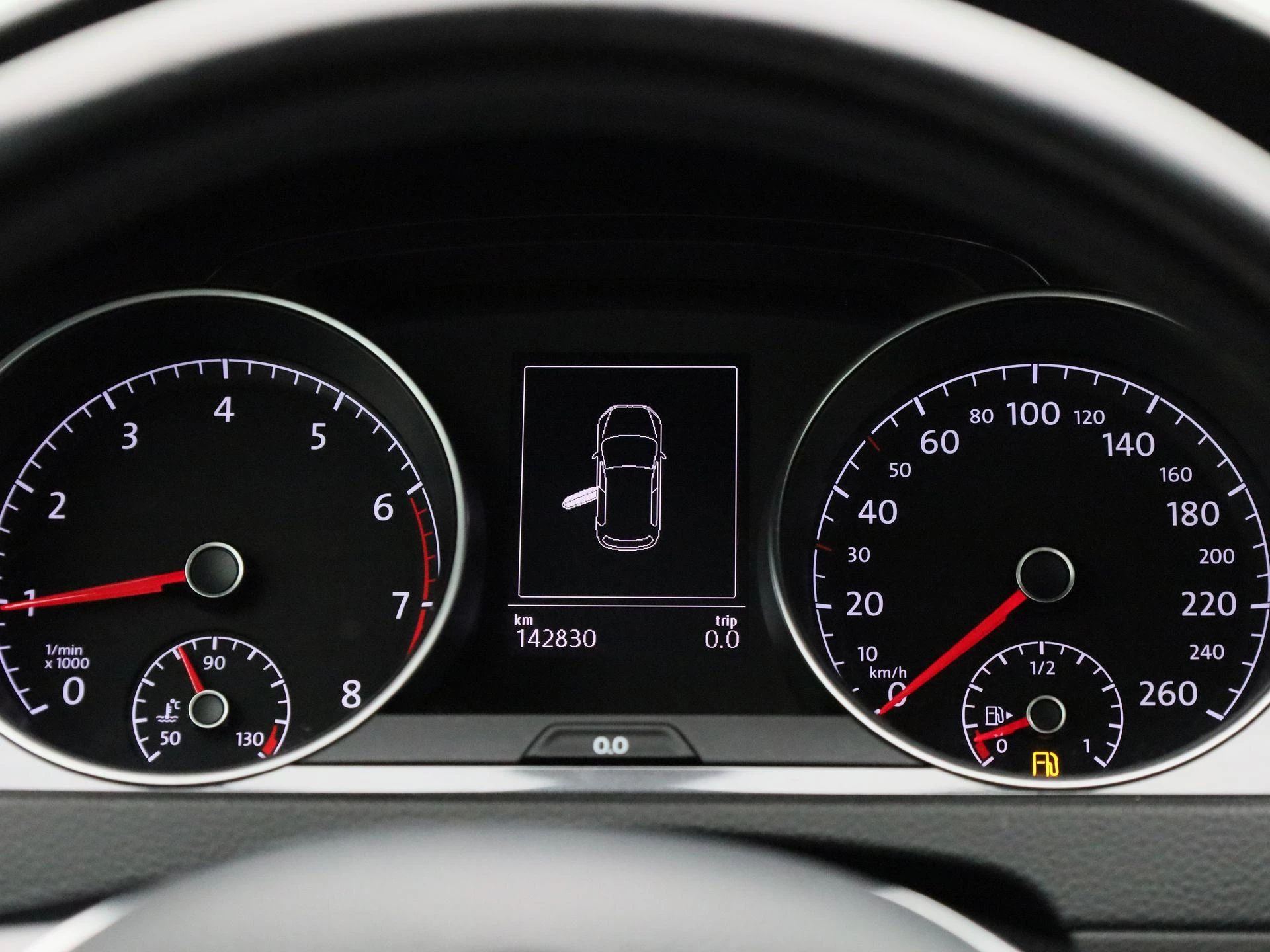 Volkswagen-Golf-image-7