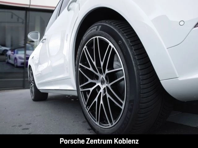 Porsche Cayenne E-Hybrid Coupe Black Edition black edition