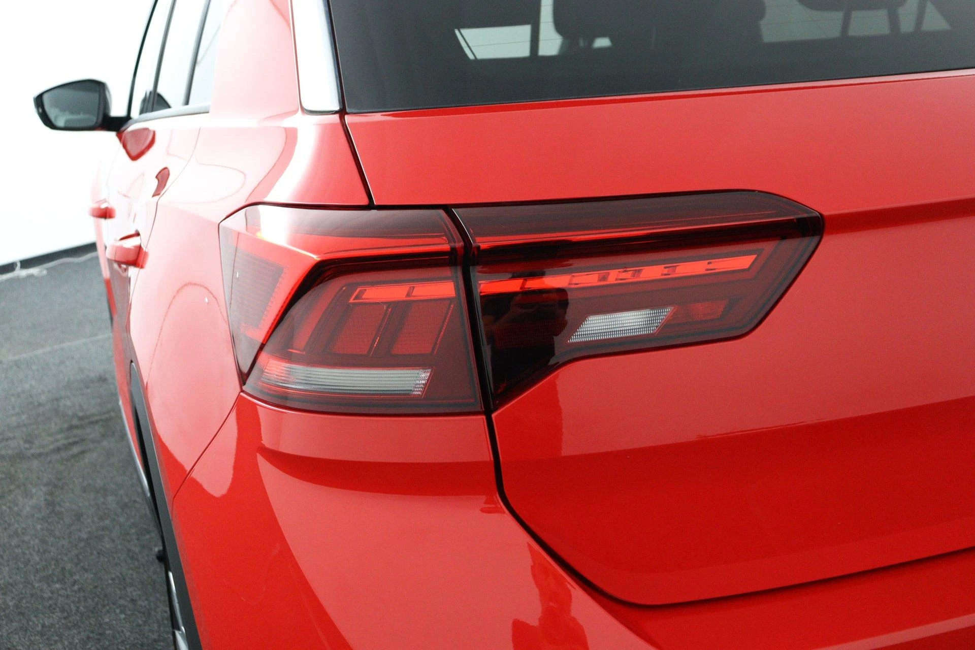 Volkswagen-T-Roc-image-34