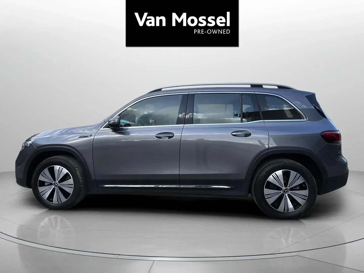 Mercedes-Benz-EQB-image-7