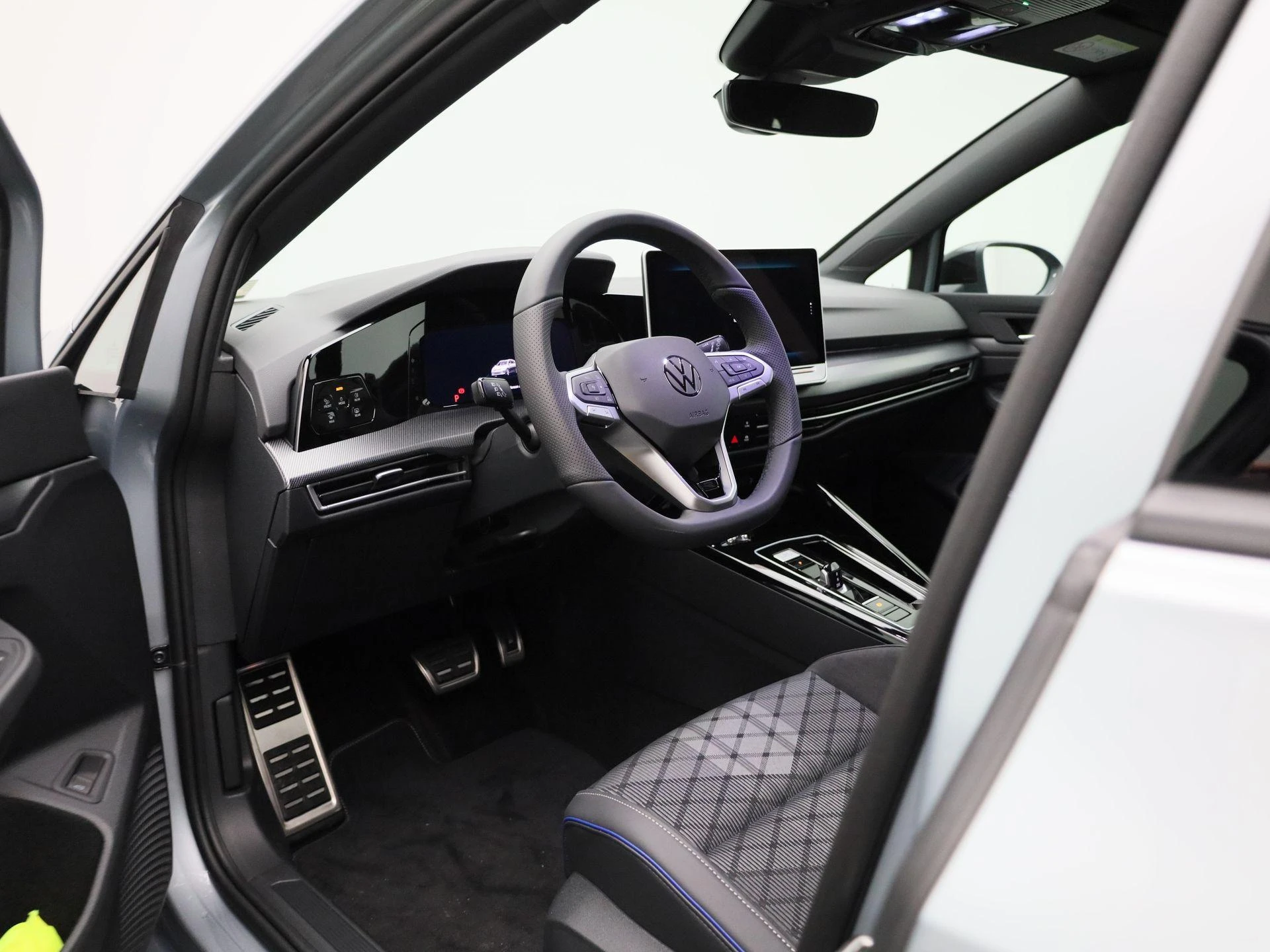 Volkswagen Golf - 34