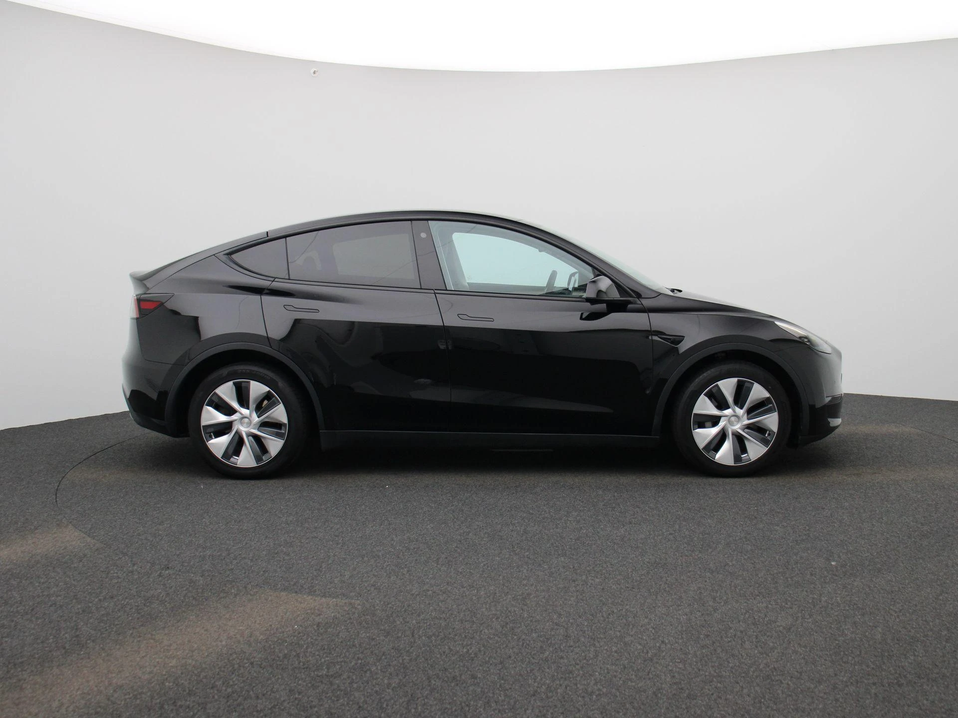 Tesla-Model Y-image-5