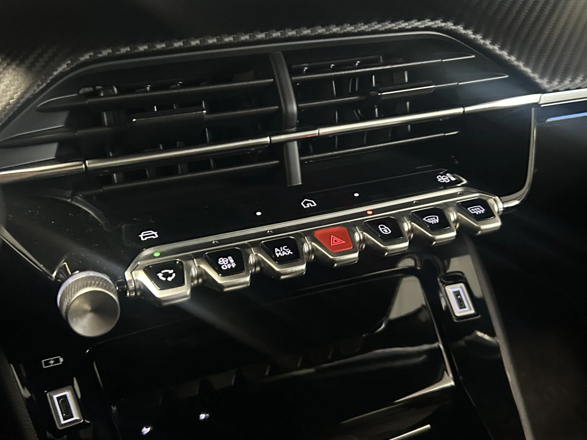 Peugeot-208-image-12