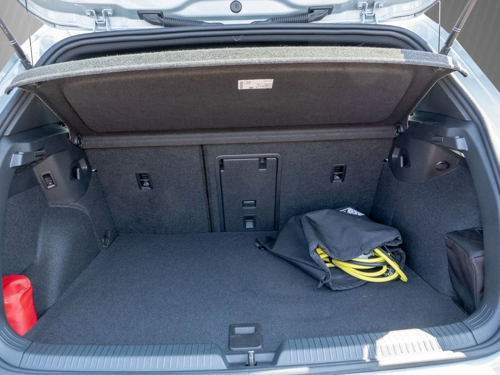 Volkswagen-Golf-image-5