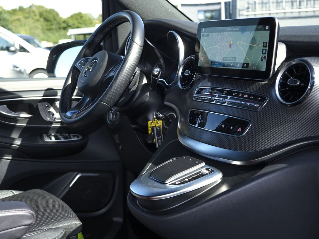 Mercedes-Benz-V-Klasse 300-image-7