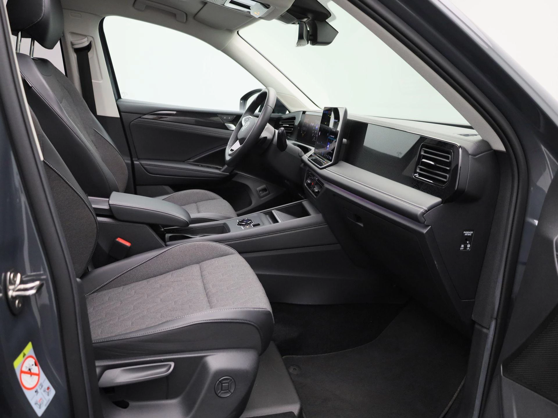 Volkswagen-Tiguan-image-40