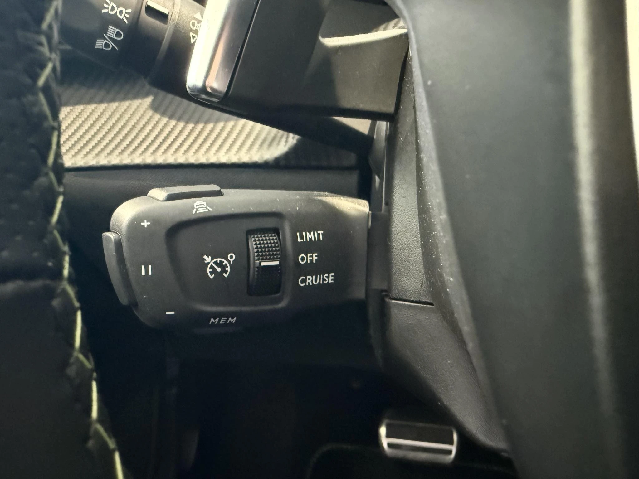 Peugeot-208-image-13