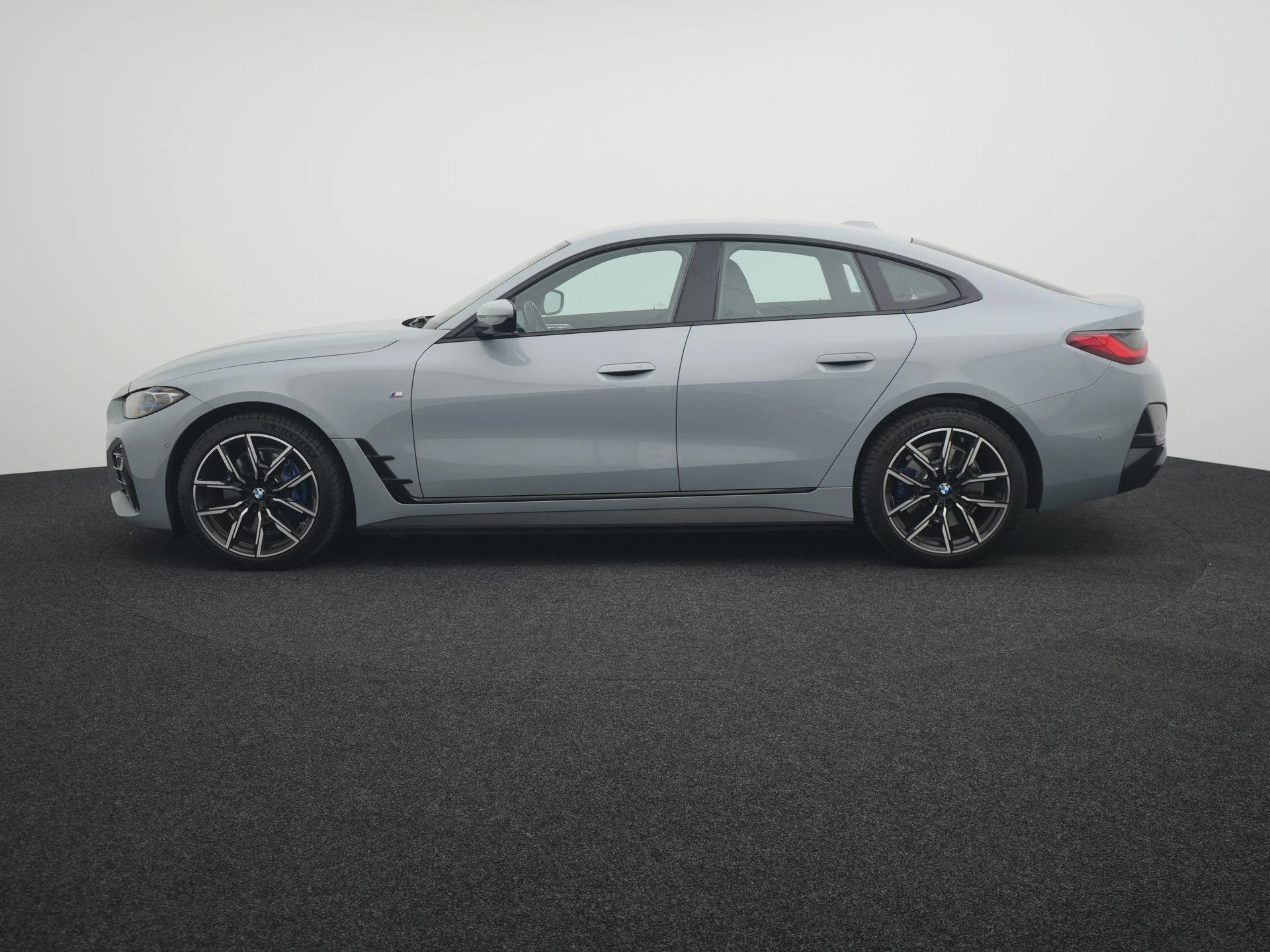 BMW-i4-image-3