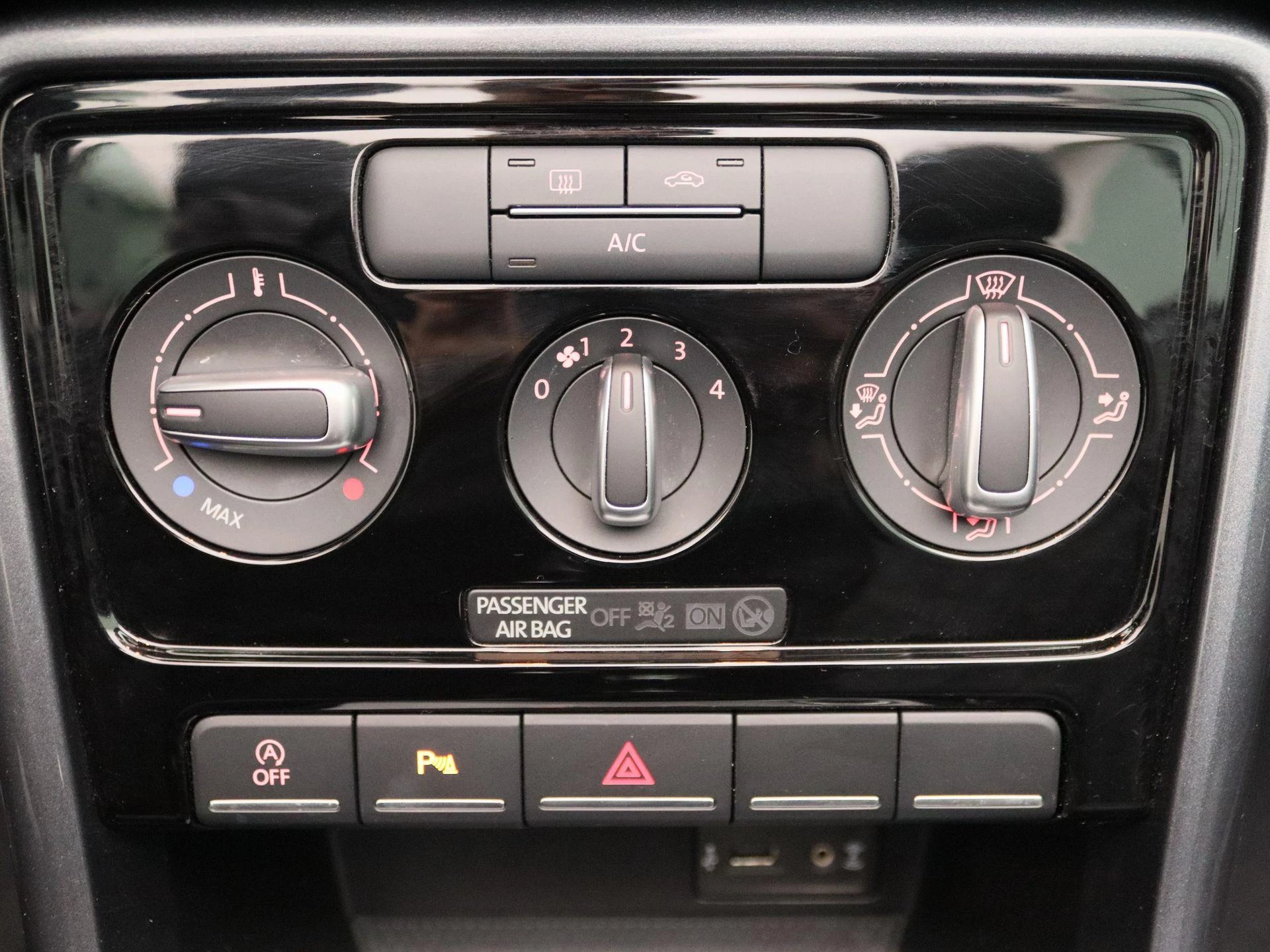 Volkswagen-Beetle-image-9