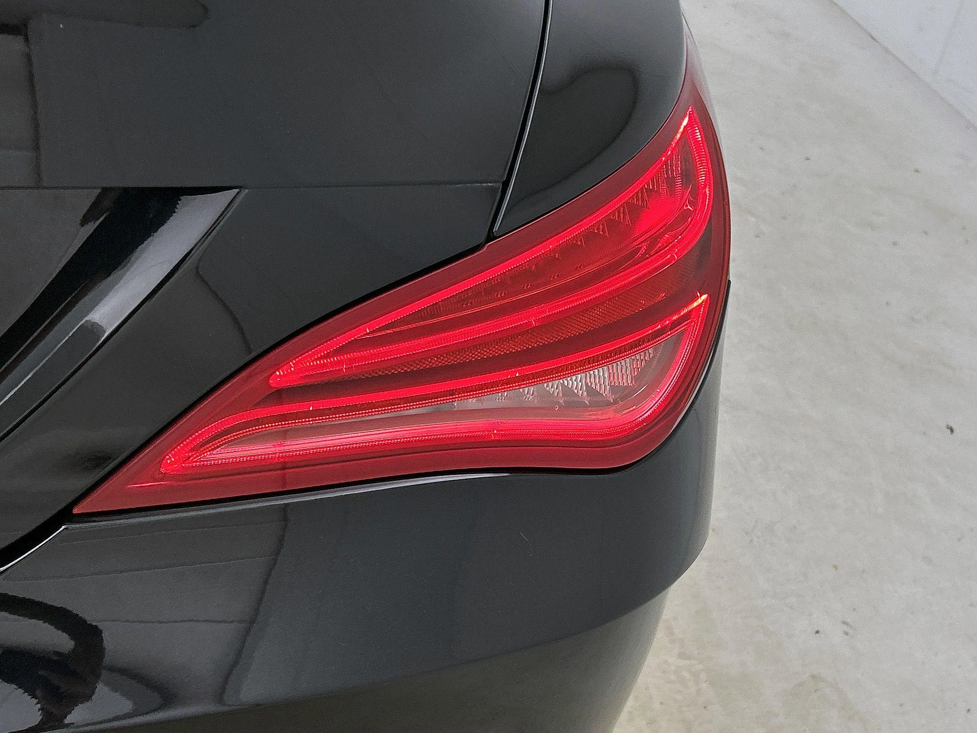 Mercedes-Benz-CLA-image-13
