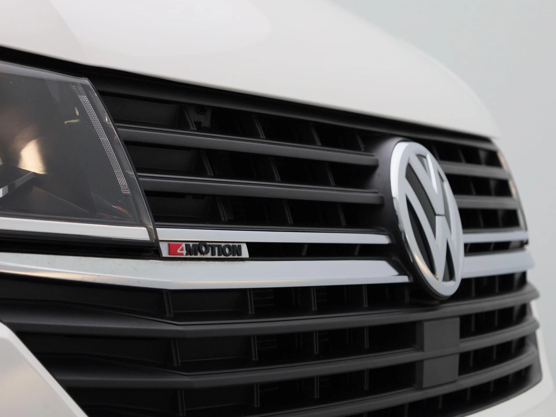 Volkswagen-Transporter-image-39