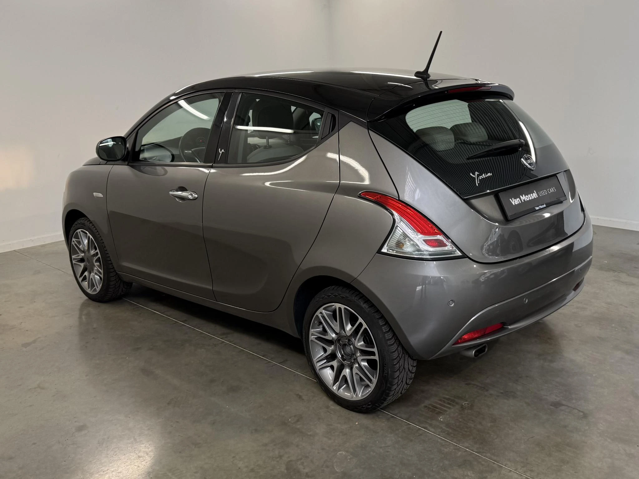 Lancia-Ypsilon-image-5